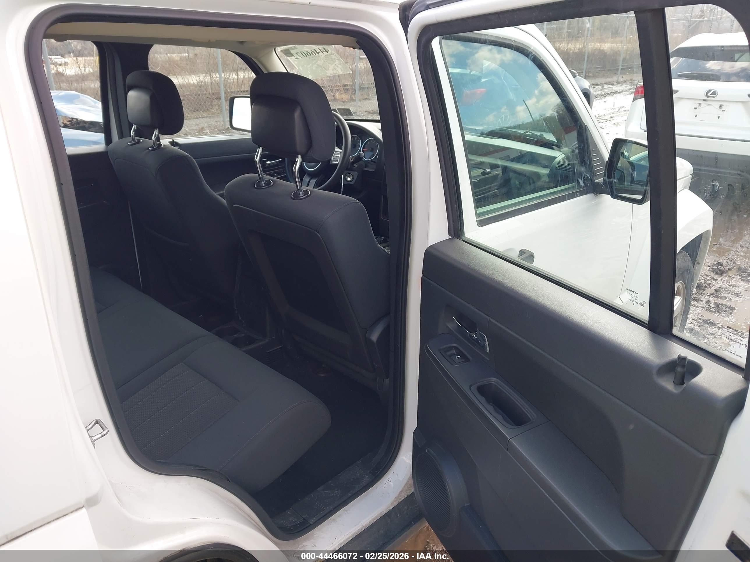 JEEP LIBERTY image 8