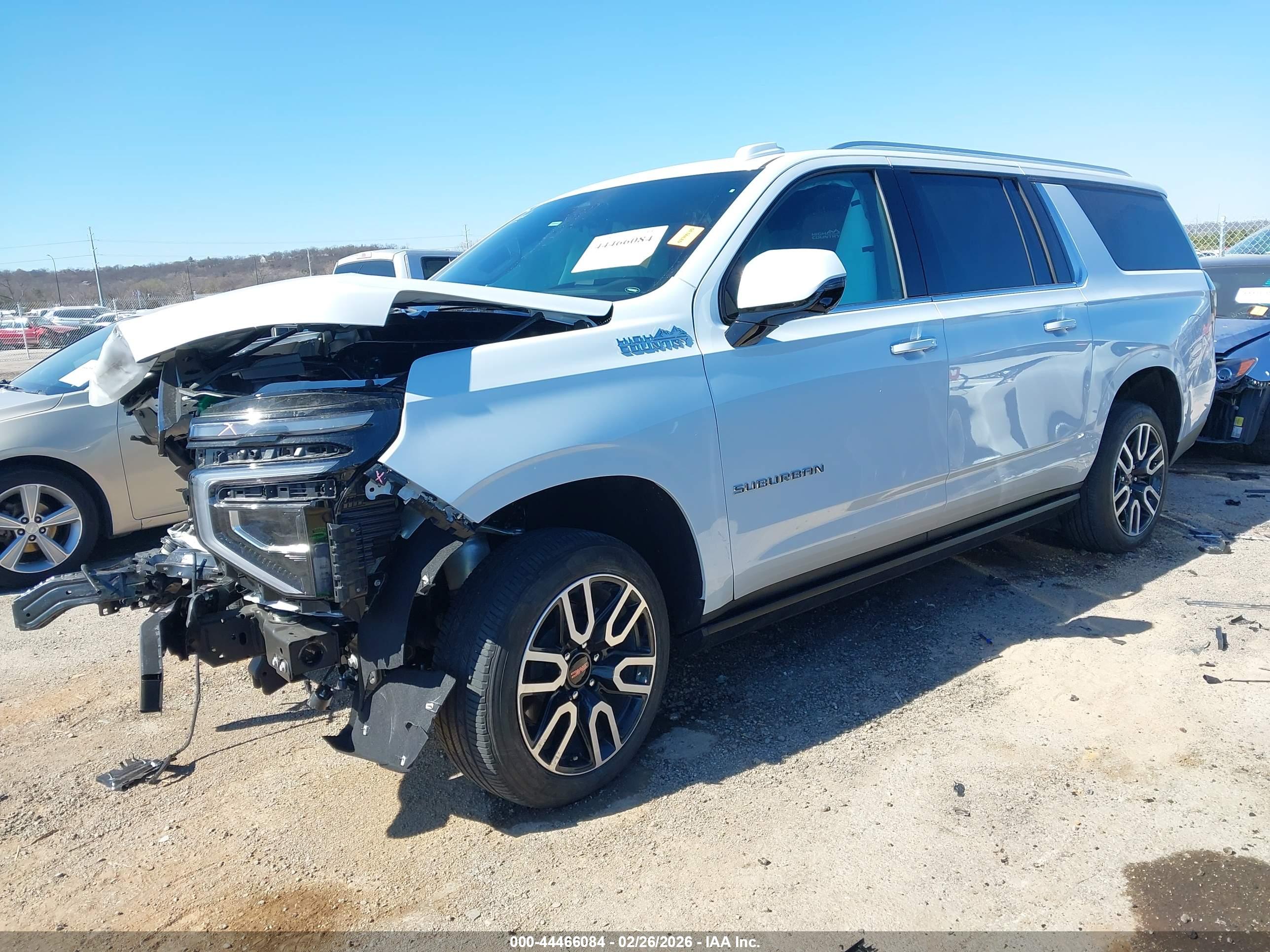 CHEVROLET SUBURBAN image 2