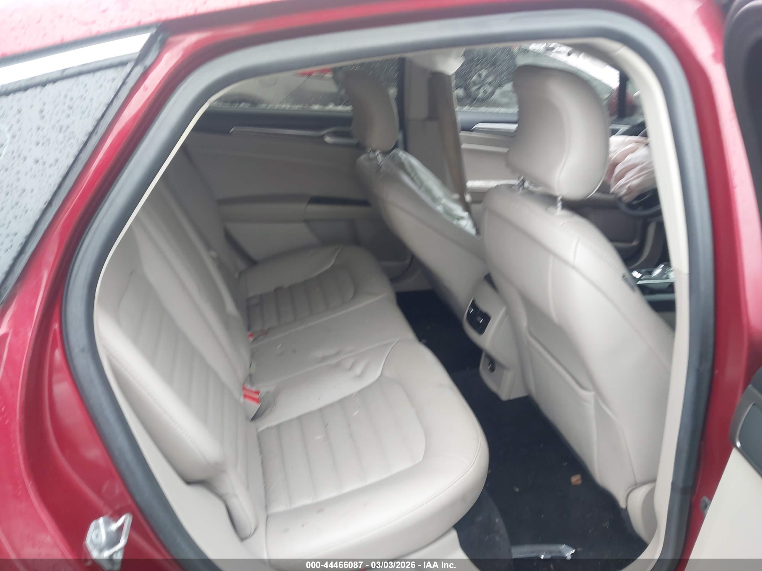 FORD FUSION image 8