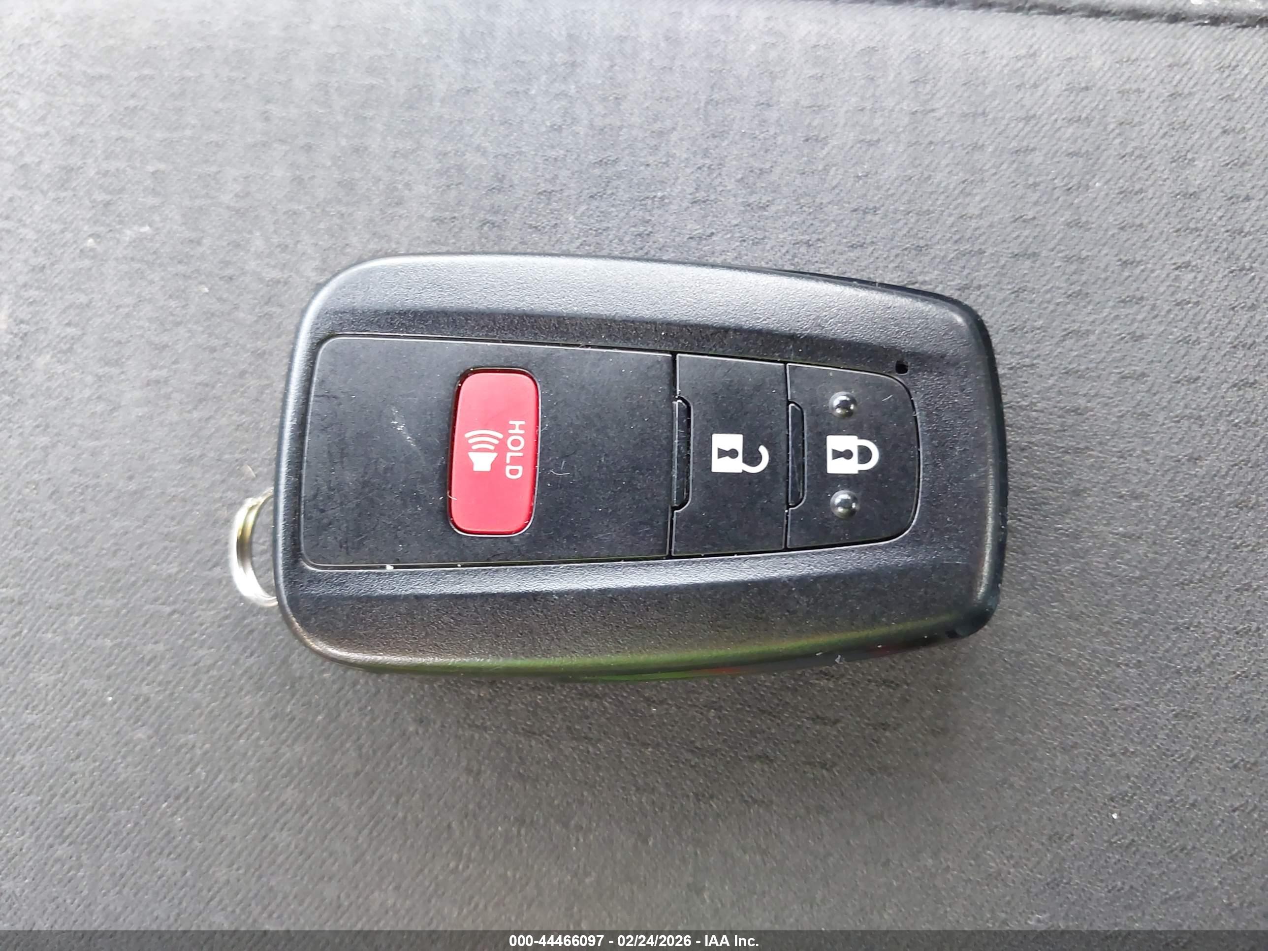 TOYOTA PRIUS image 11