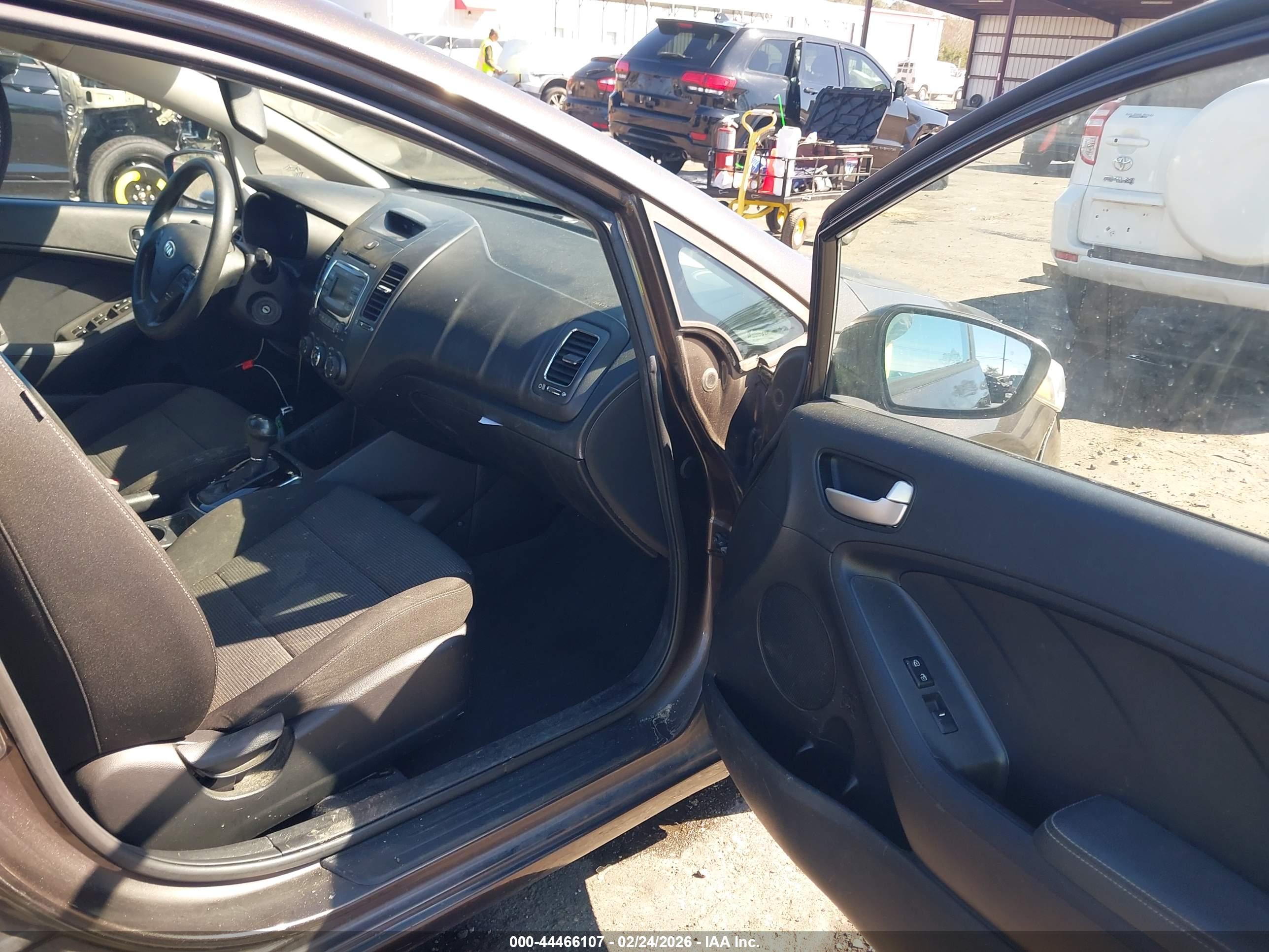 KIA FORTE image 5