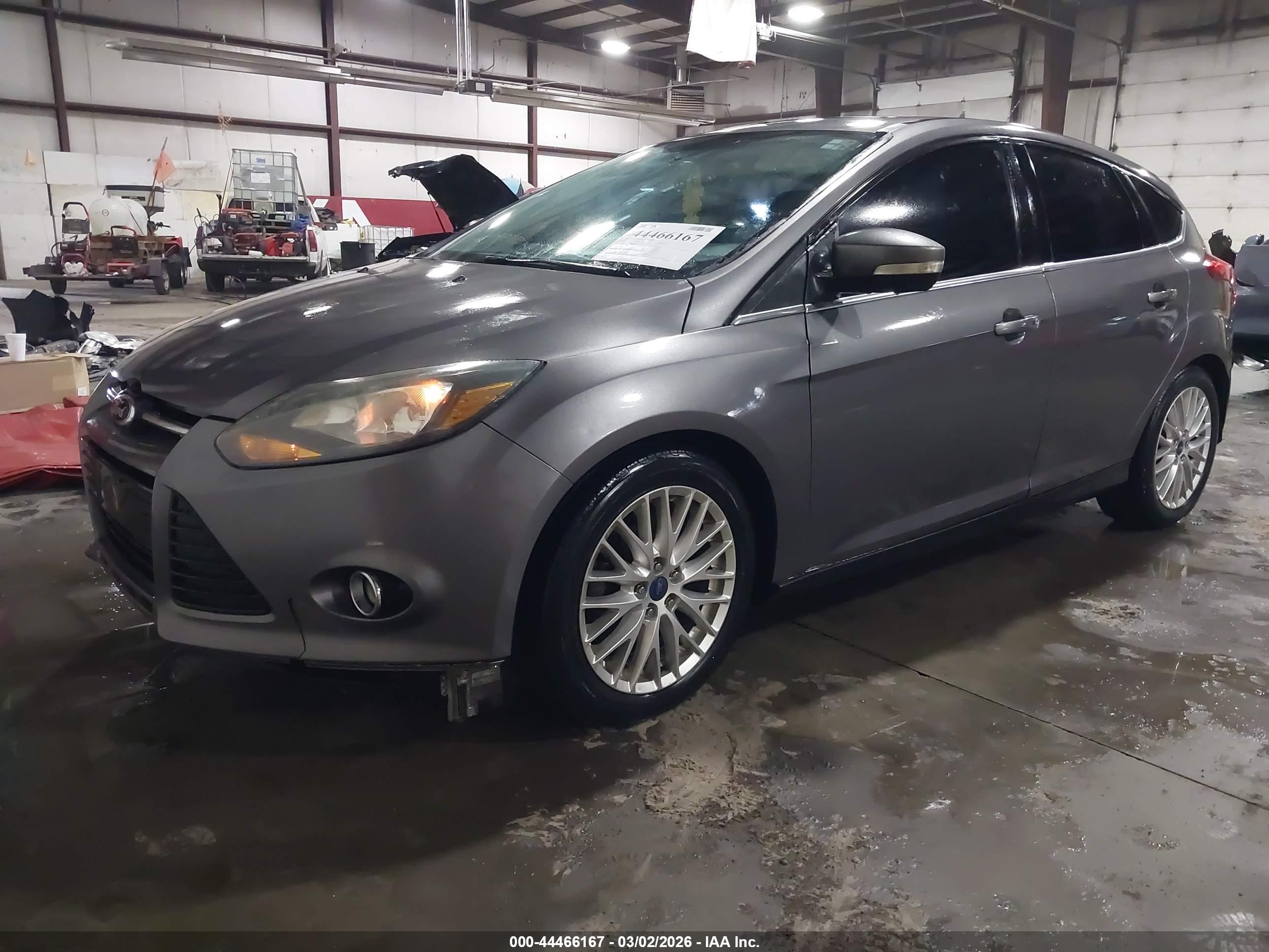 FORD FOCUS image 2