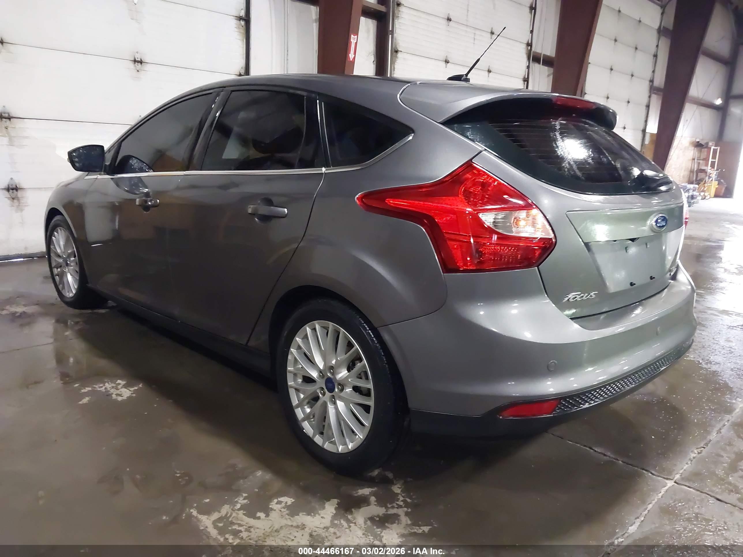 FORD FOCUS image 3