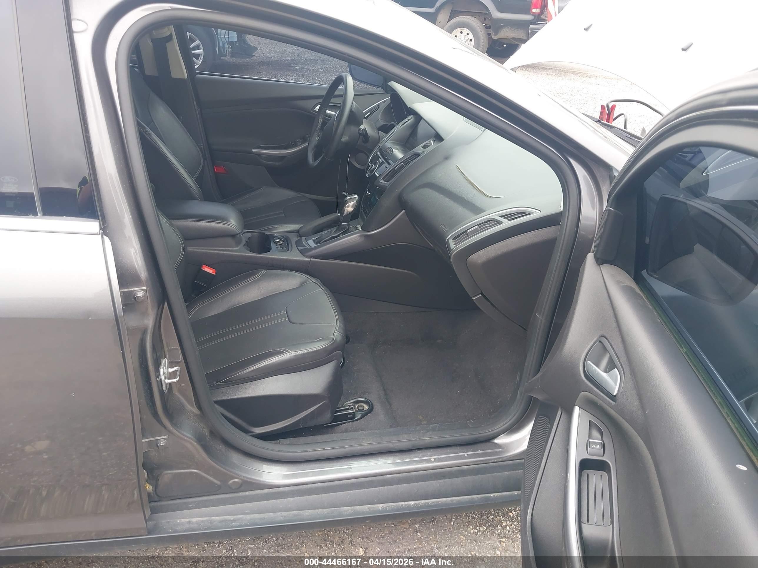 FORD FOCUS image 5