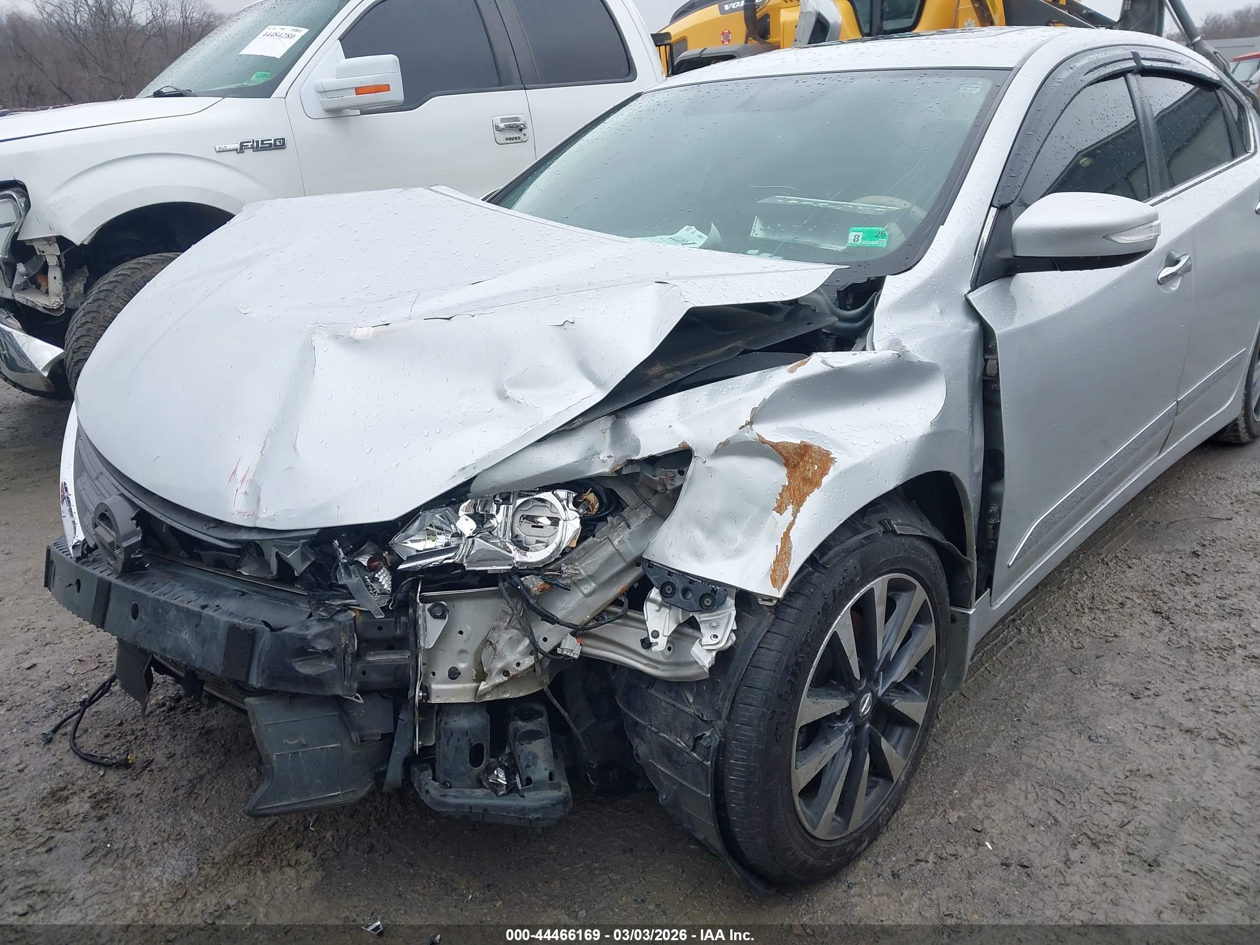 NISSAN ALTIMA image 6