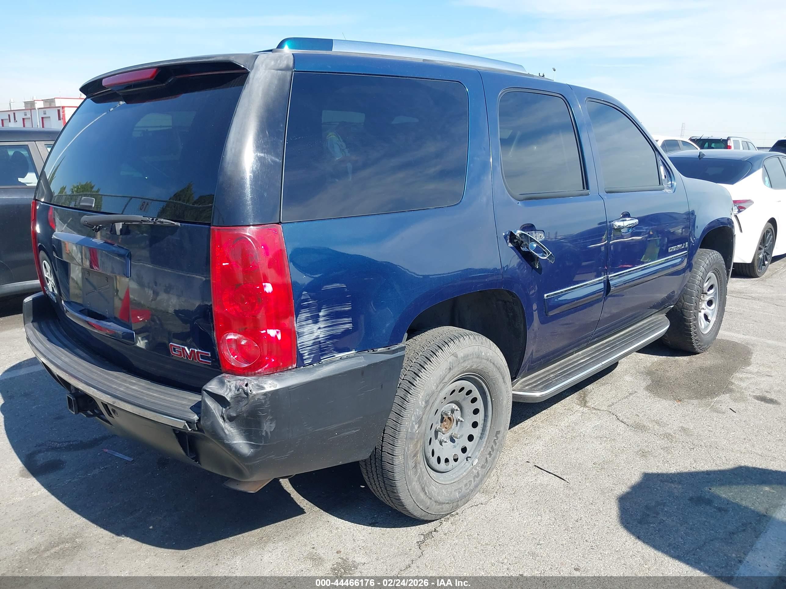 GMC YUKON image 4