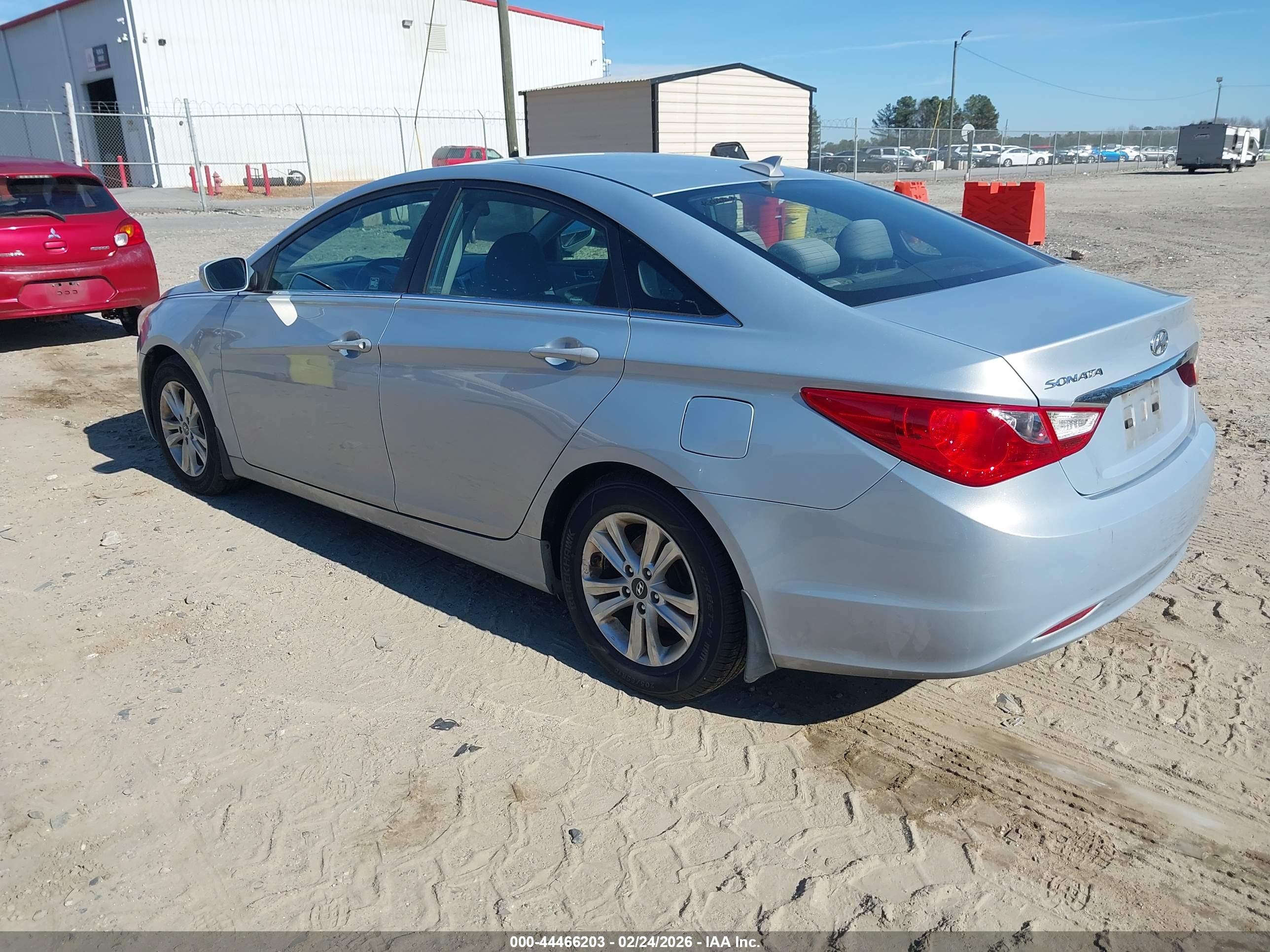 HYUNDAI SONATA image 3