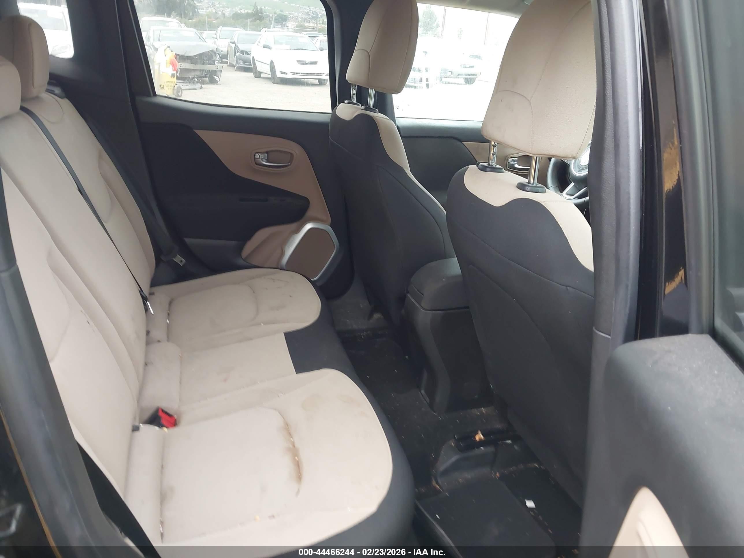 JEEP RENEGADE image 8