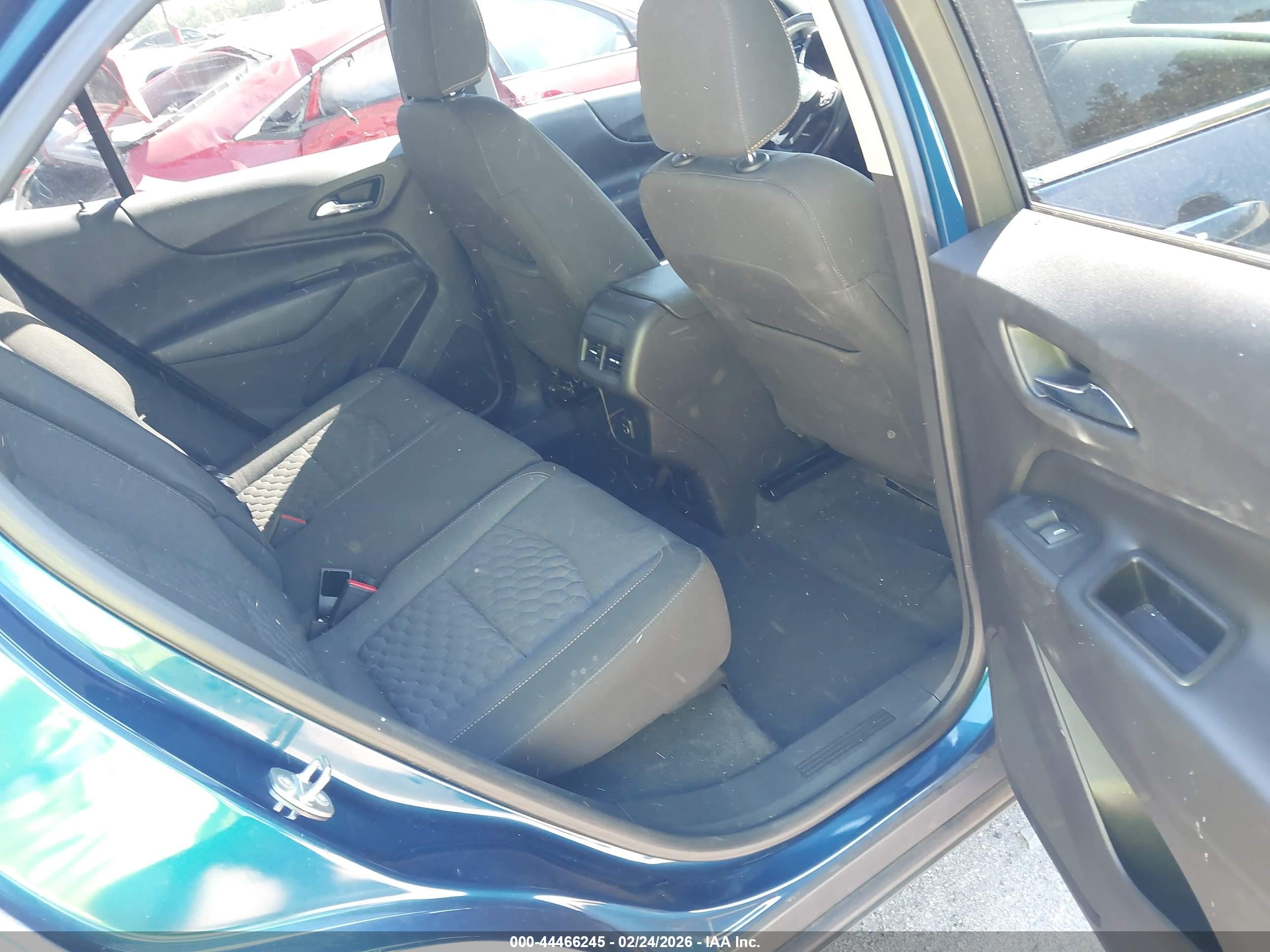 CHEVROLET EQUINOX image 8