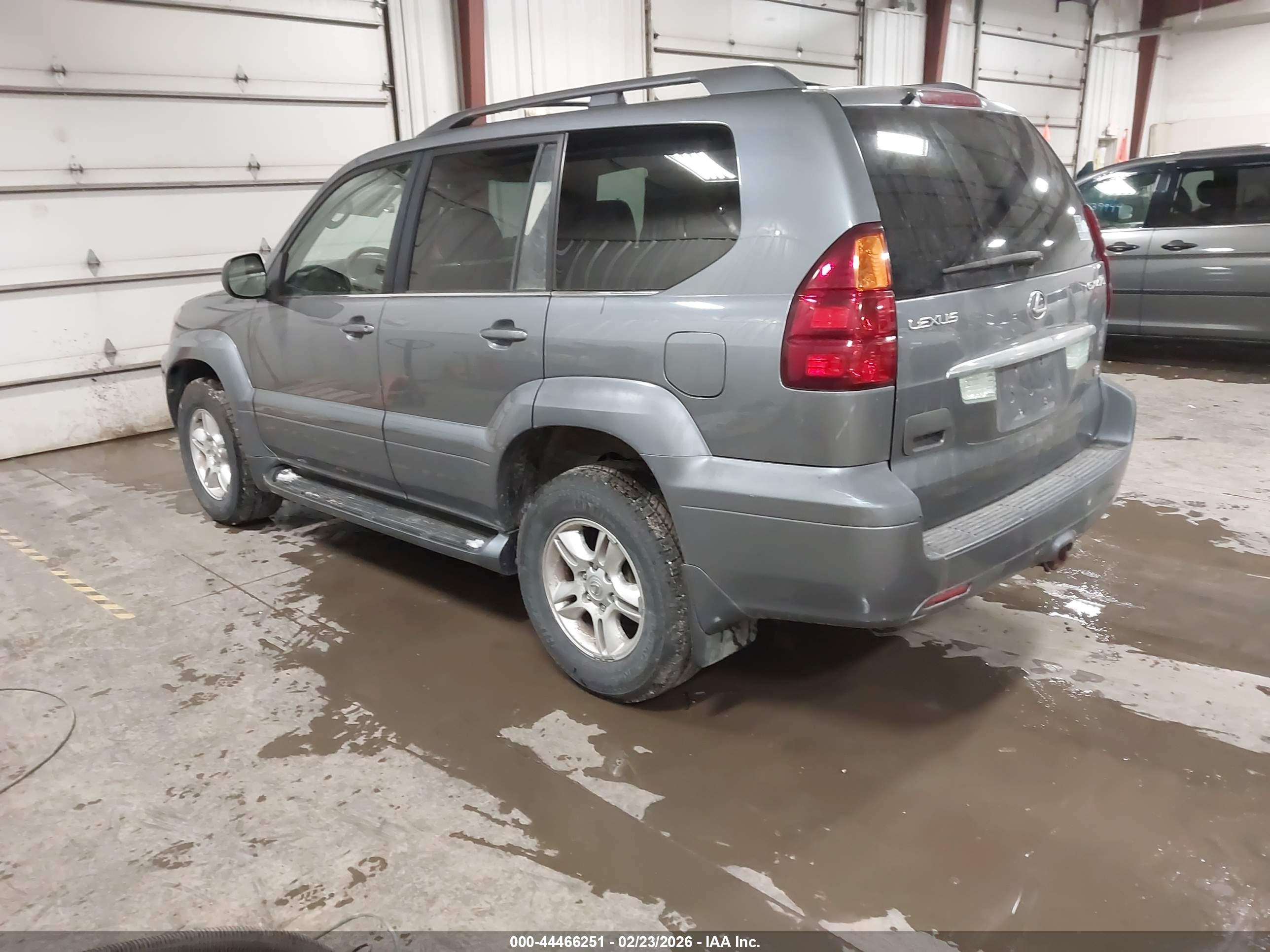 LEXUS GX image 3