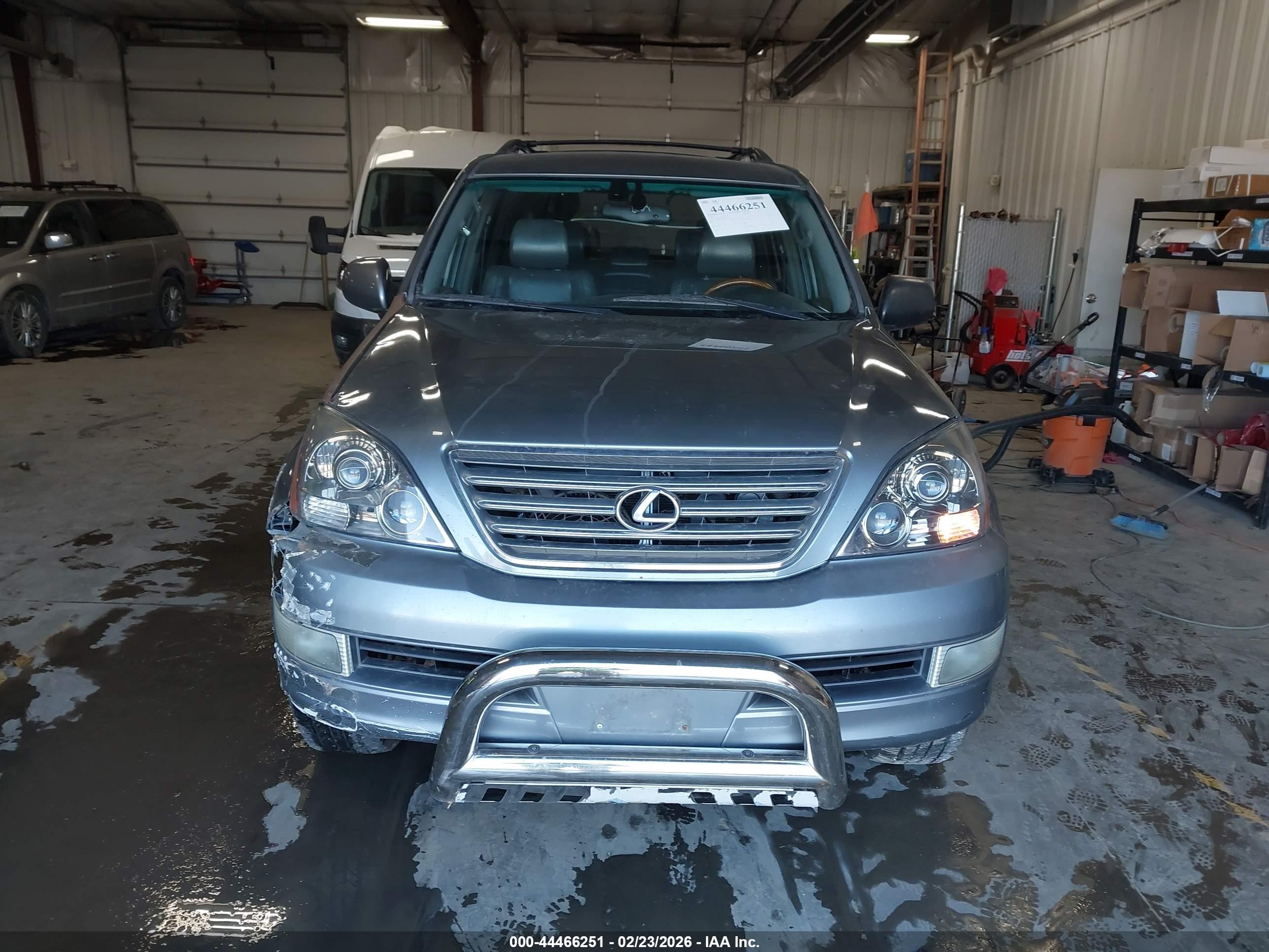LEXUS GX image 6