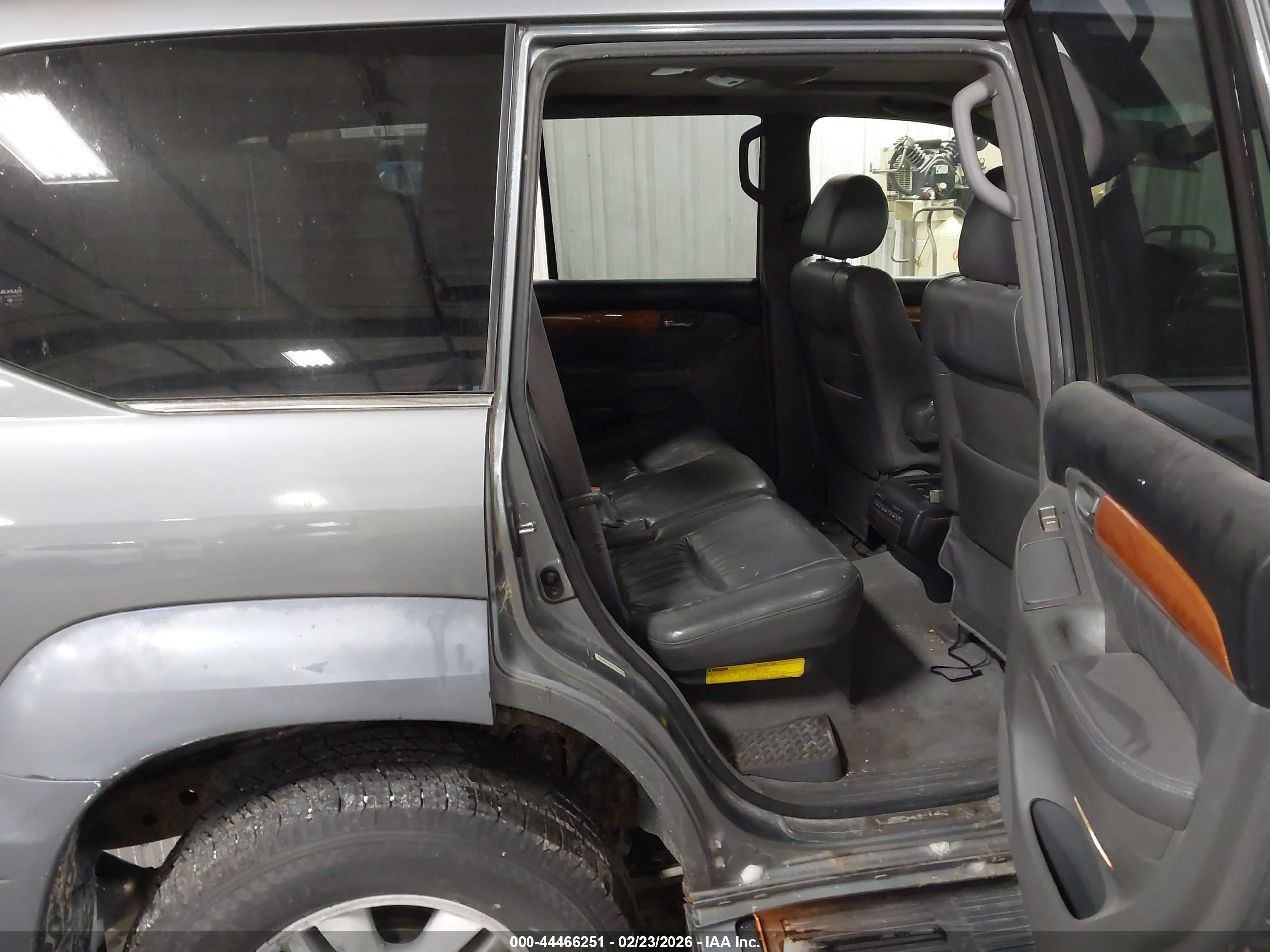 LEXUS GX image 8