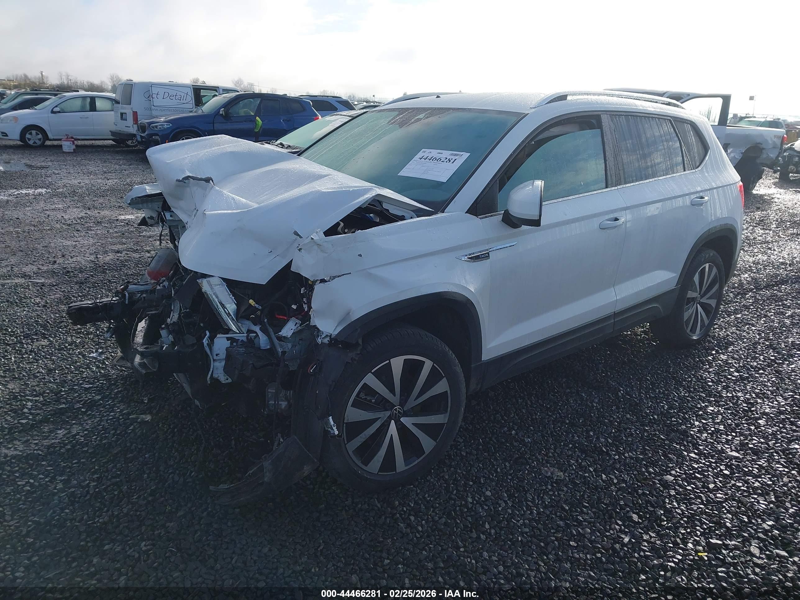 VOLKSWAGEN TAOS image 2