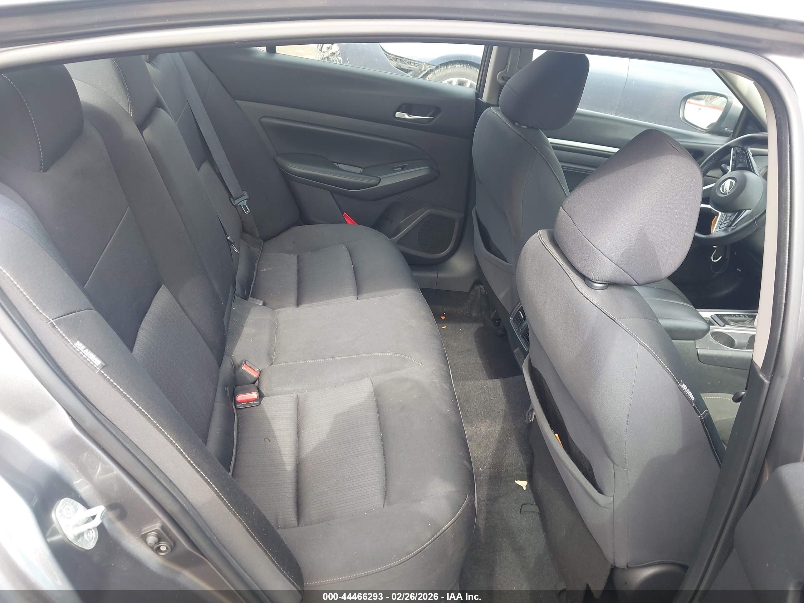 NISSAN ALTIMA image 8