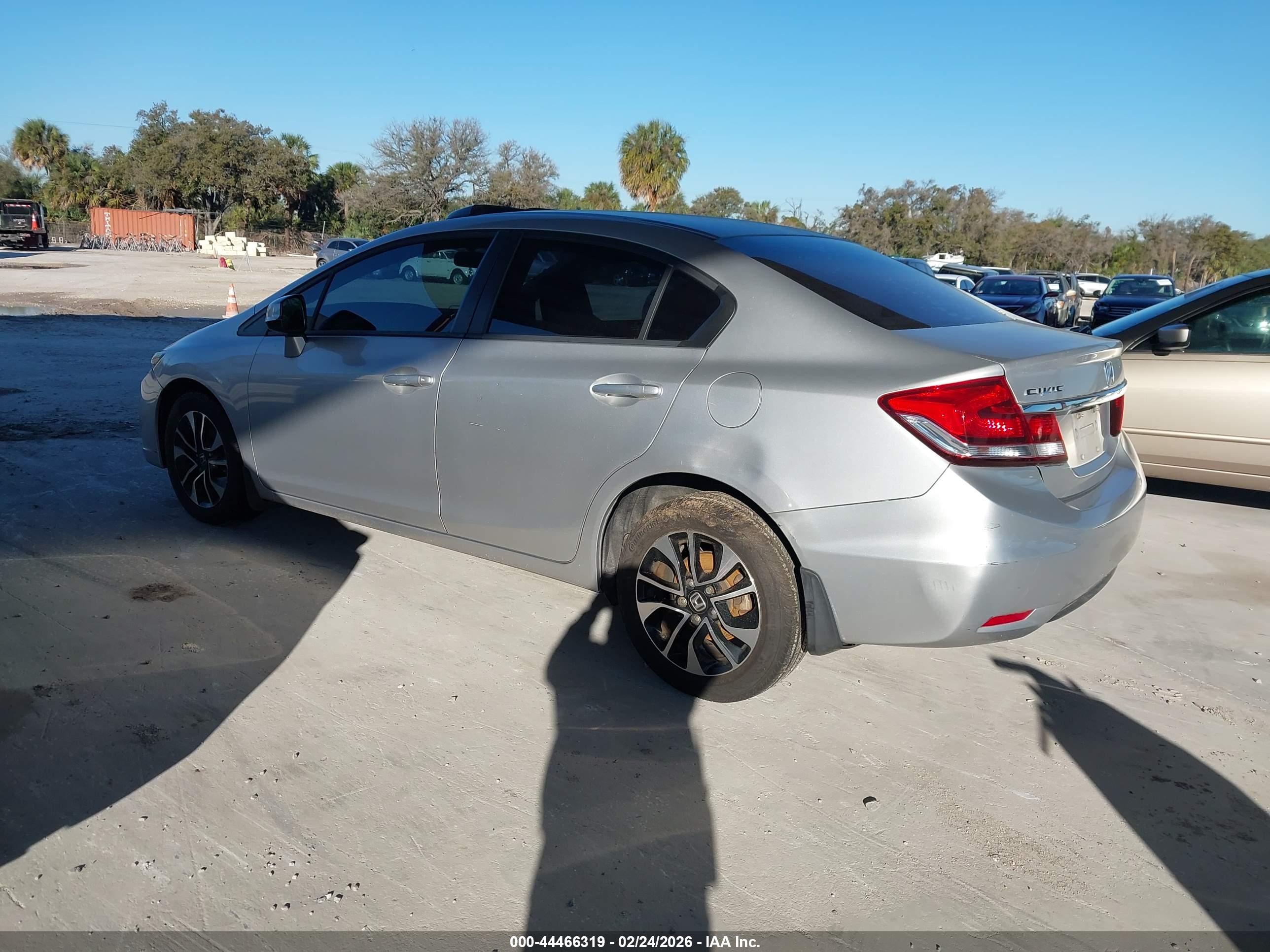 HONDA CIVIC image 3