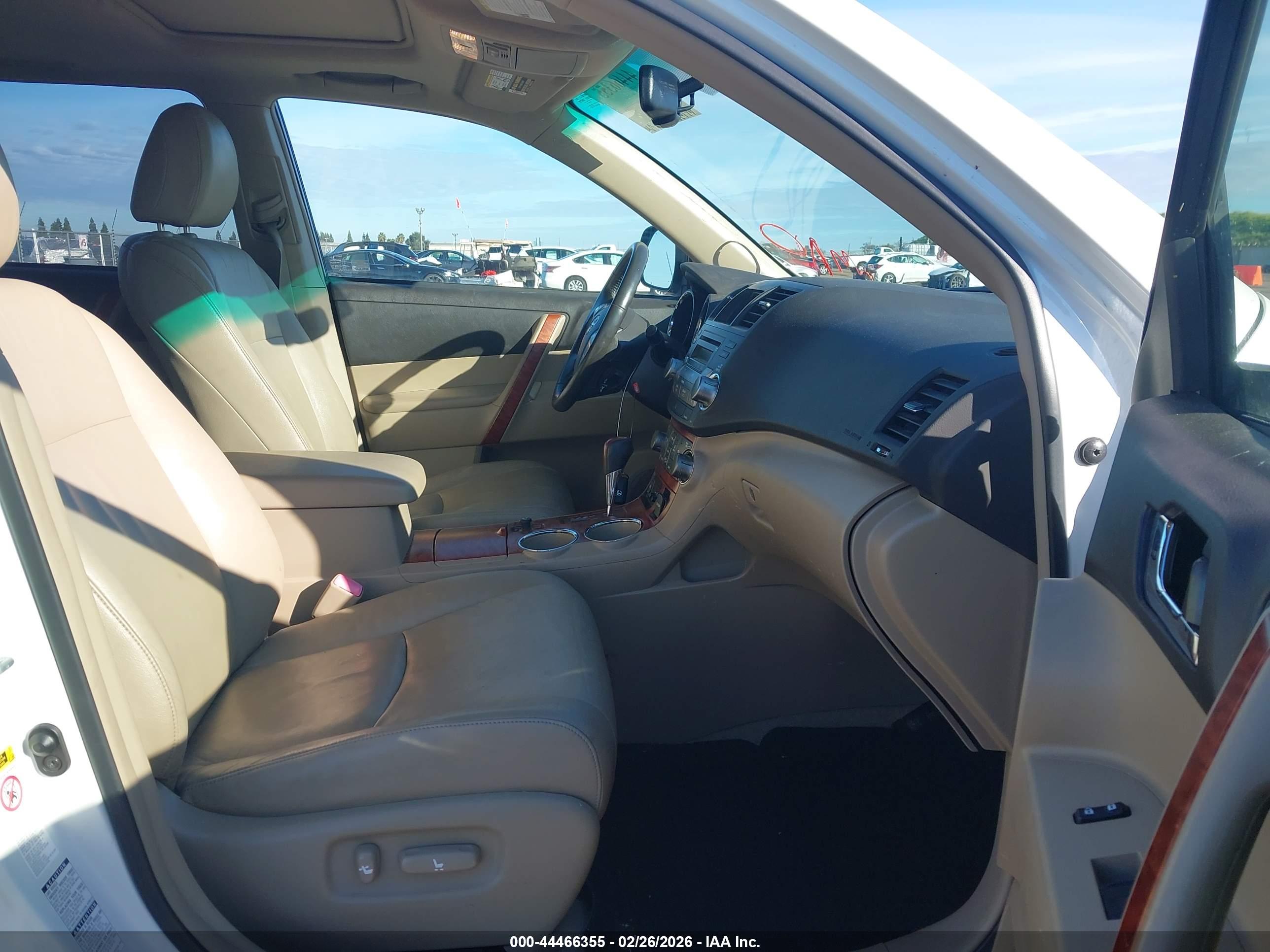 TOYOTA HIGHLANDER image 5