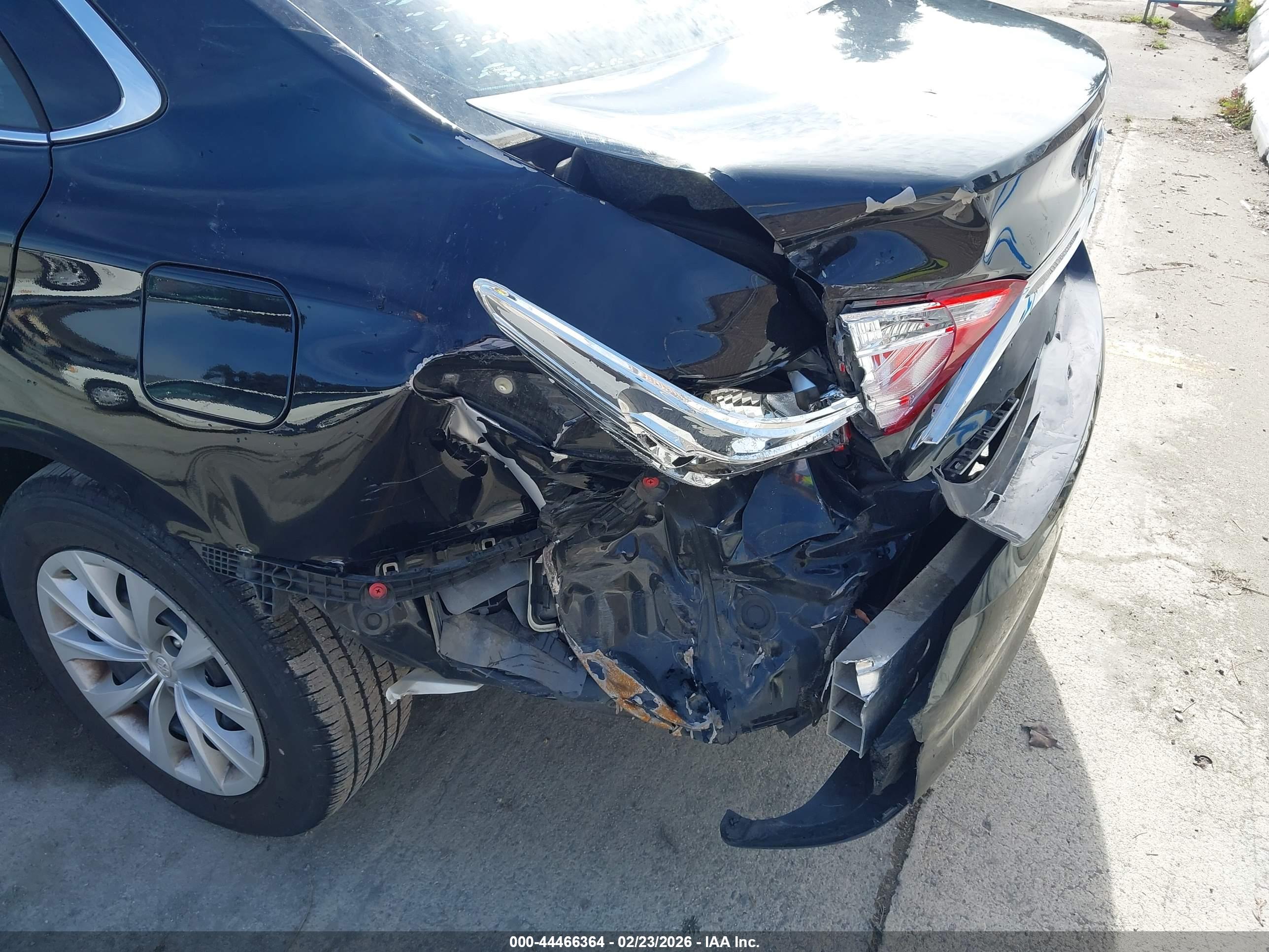 TOYOTA CAMRY image 6