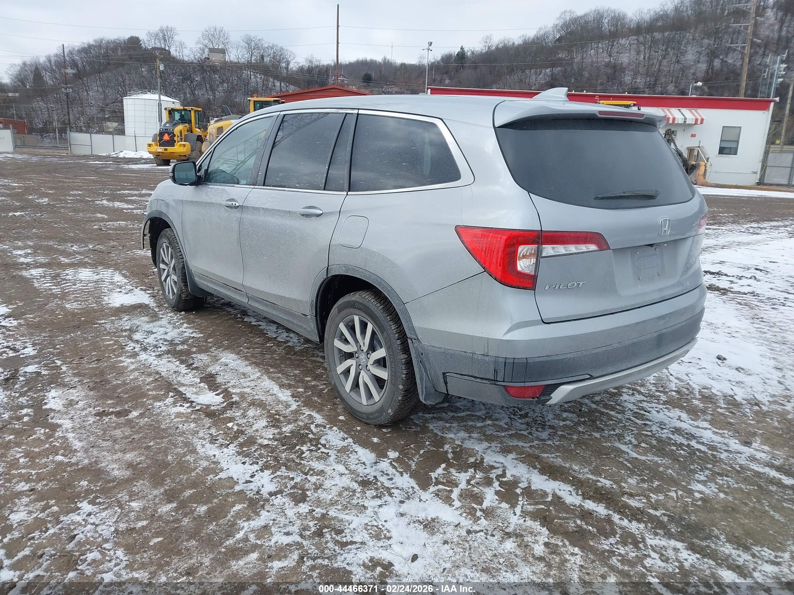HONDA PILOT image 3