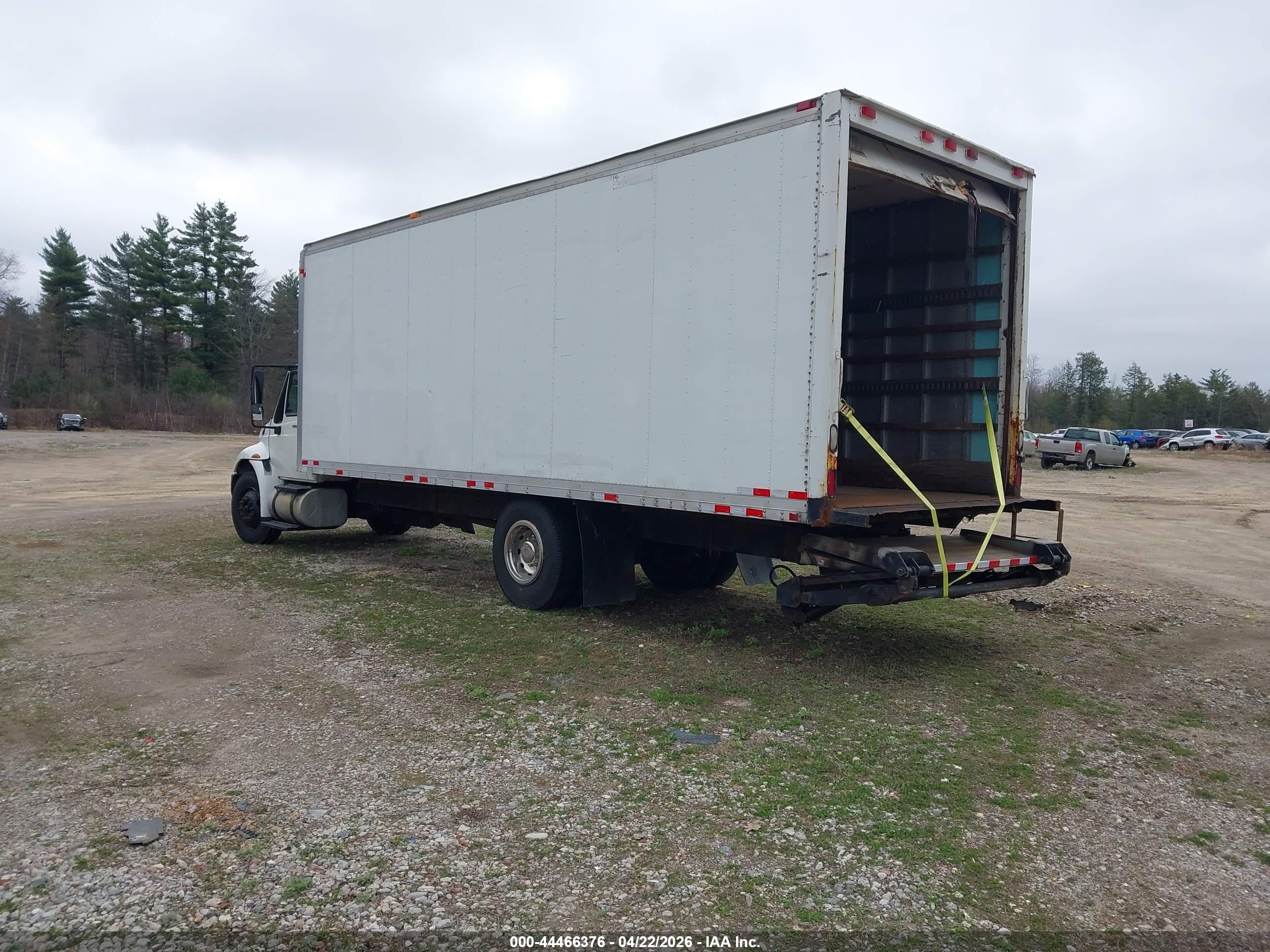 INTERNATIONAL 4000 image 3