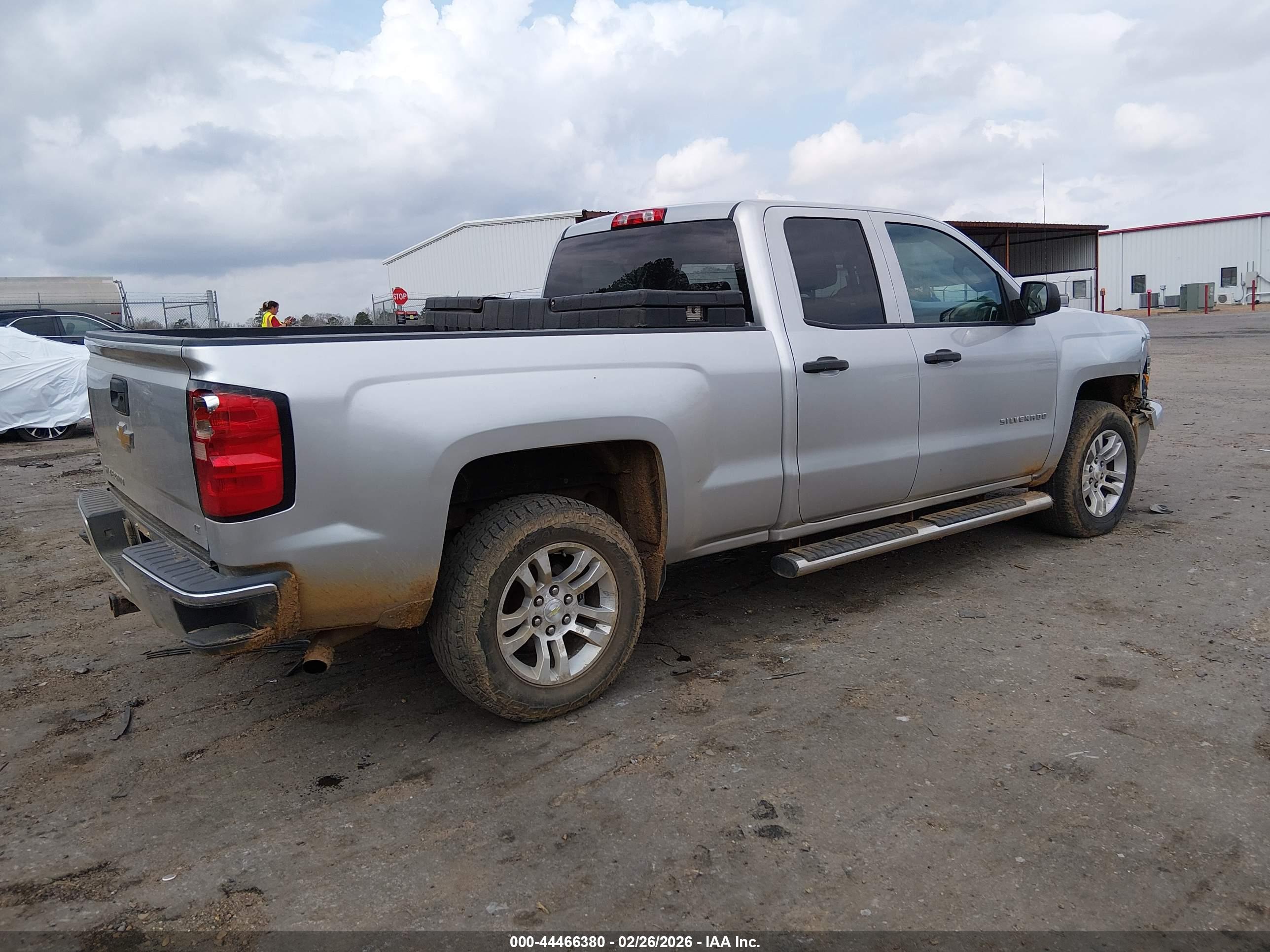 CHEVROLET SILVERADO image 4