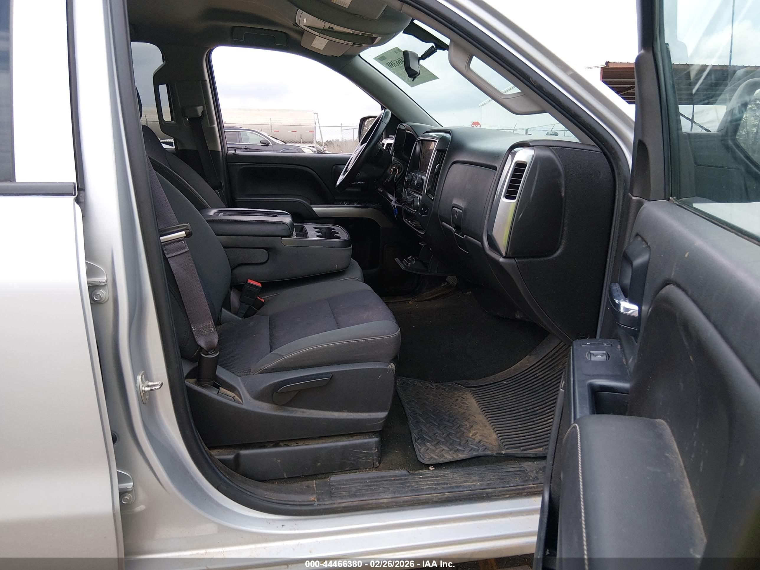 CHEVROLET SILVERADO image 5