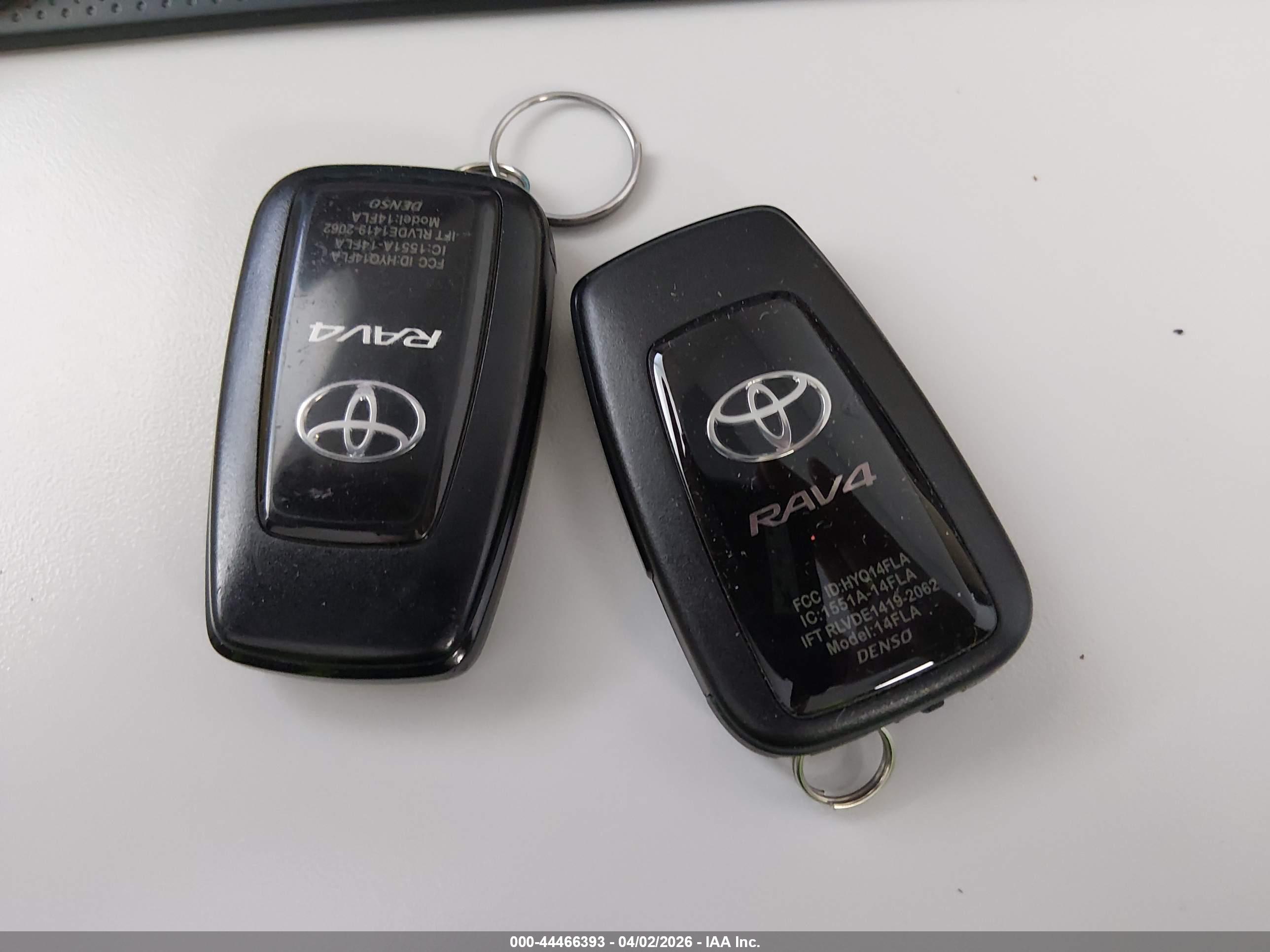 TOYOTA RAV4 image 11