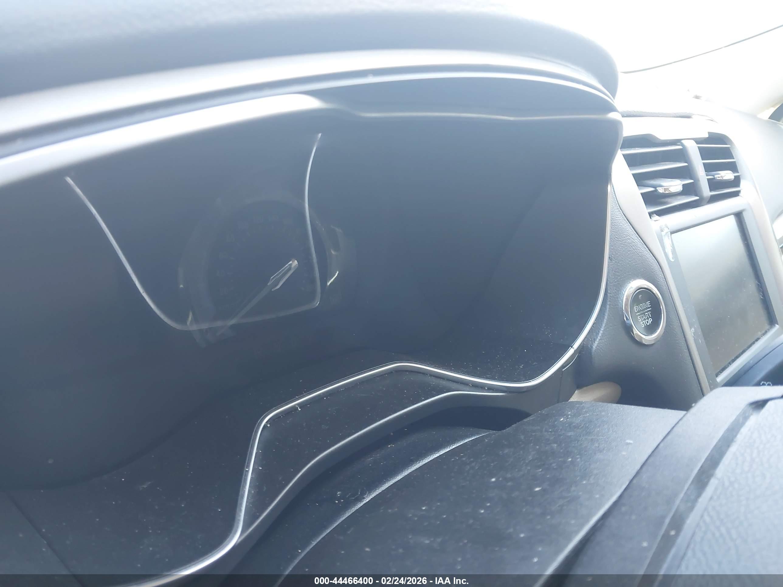 FORD FUSION image 7