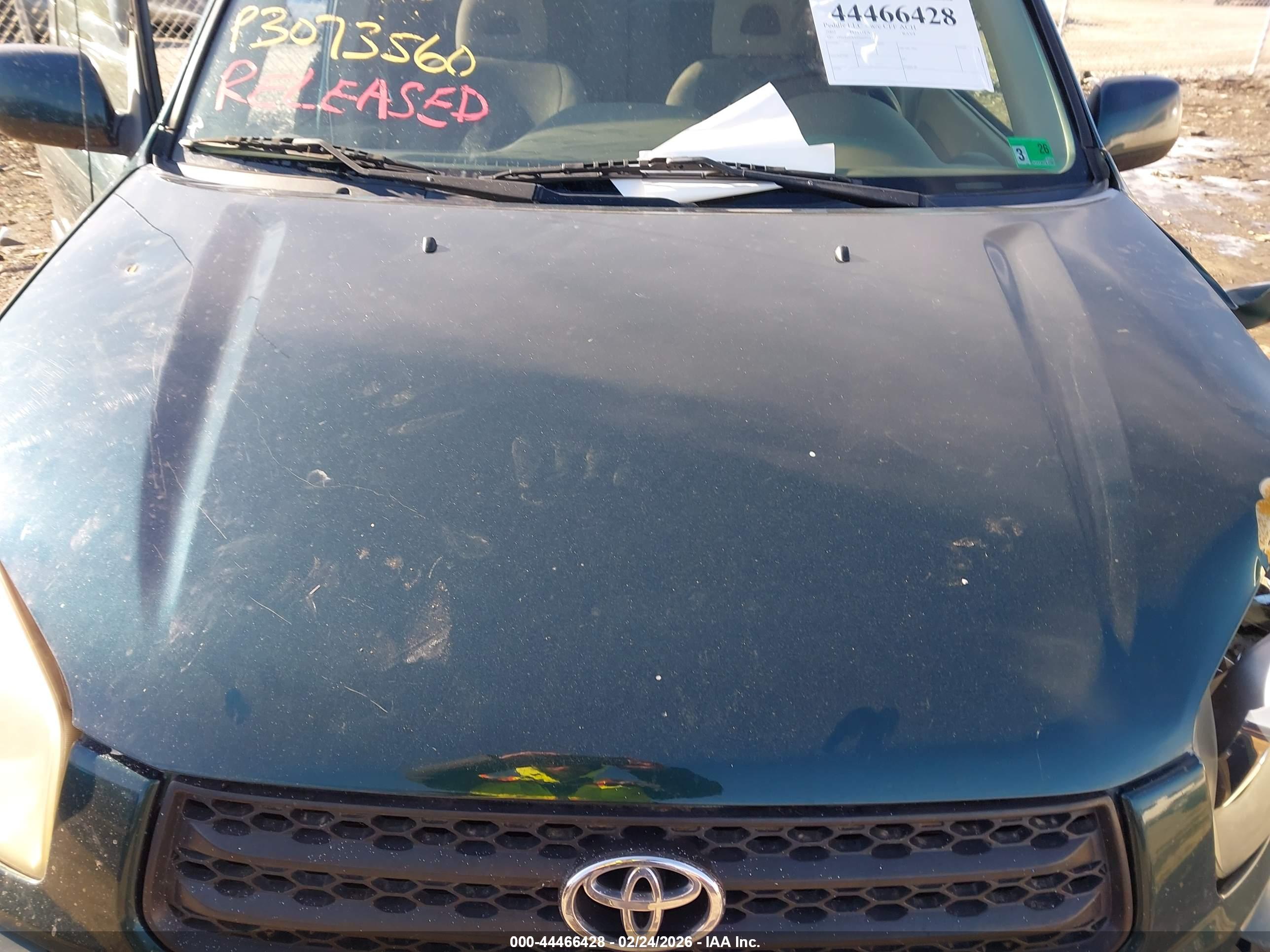 TOYOTA RAV4 image 10