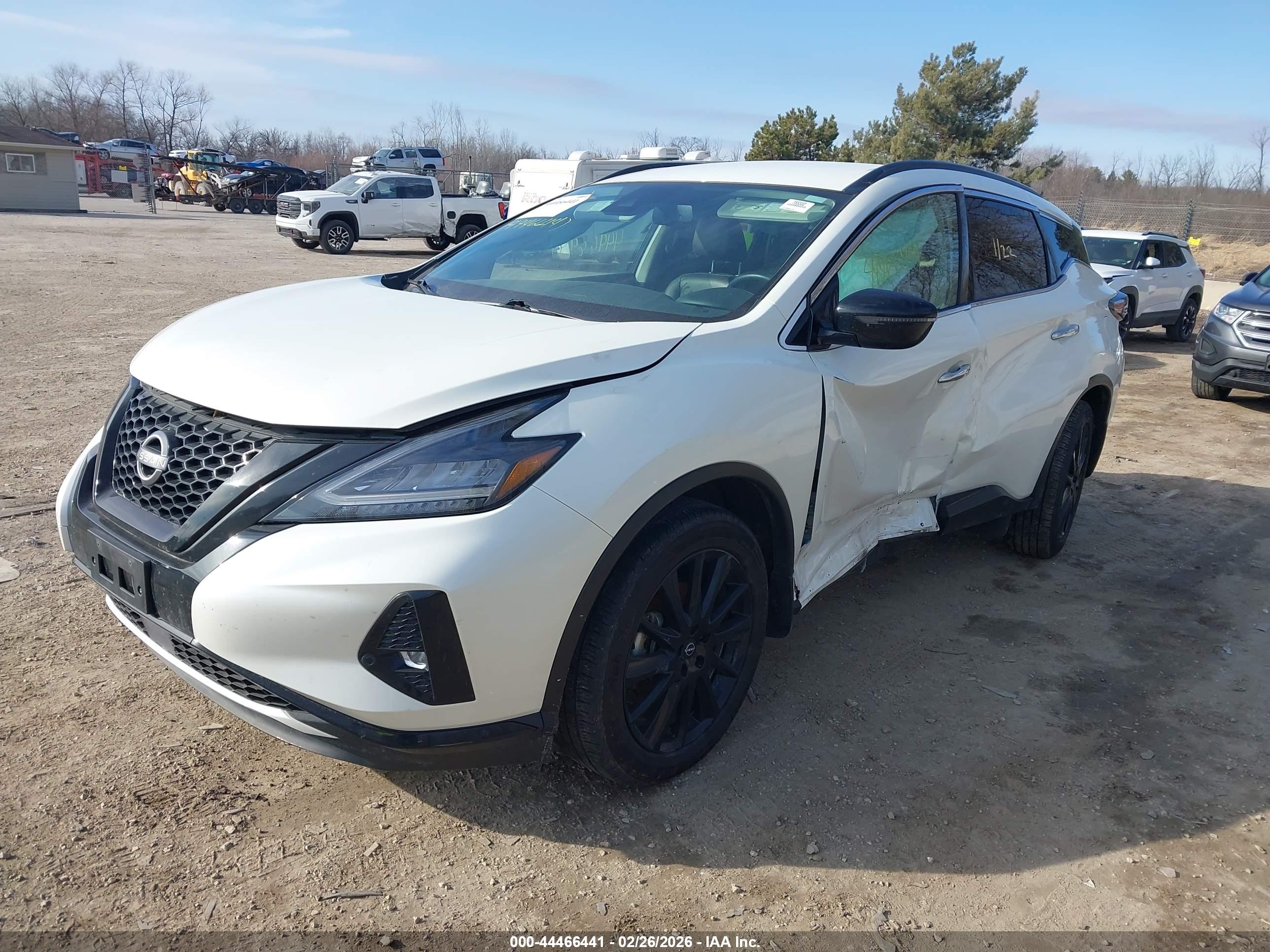 NISSAN MURANO image 2