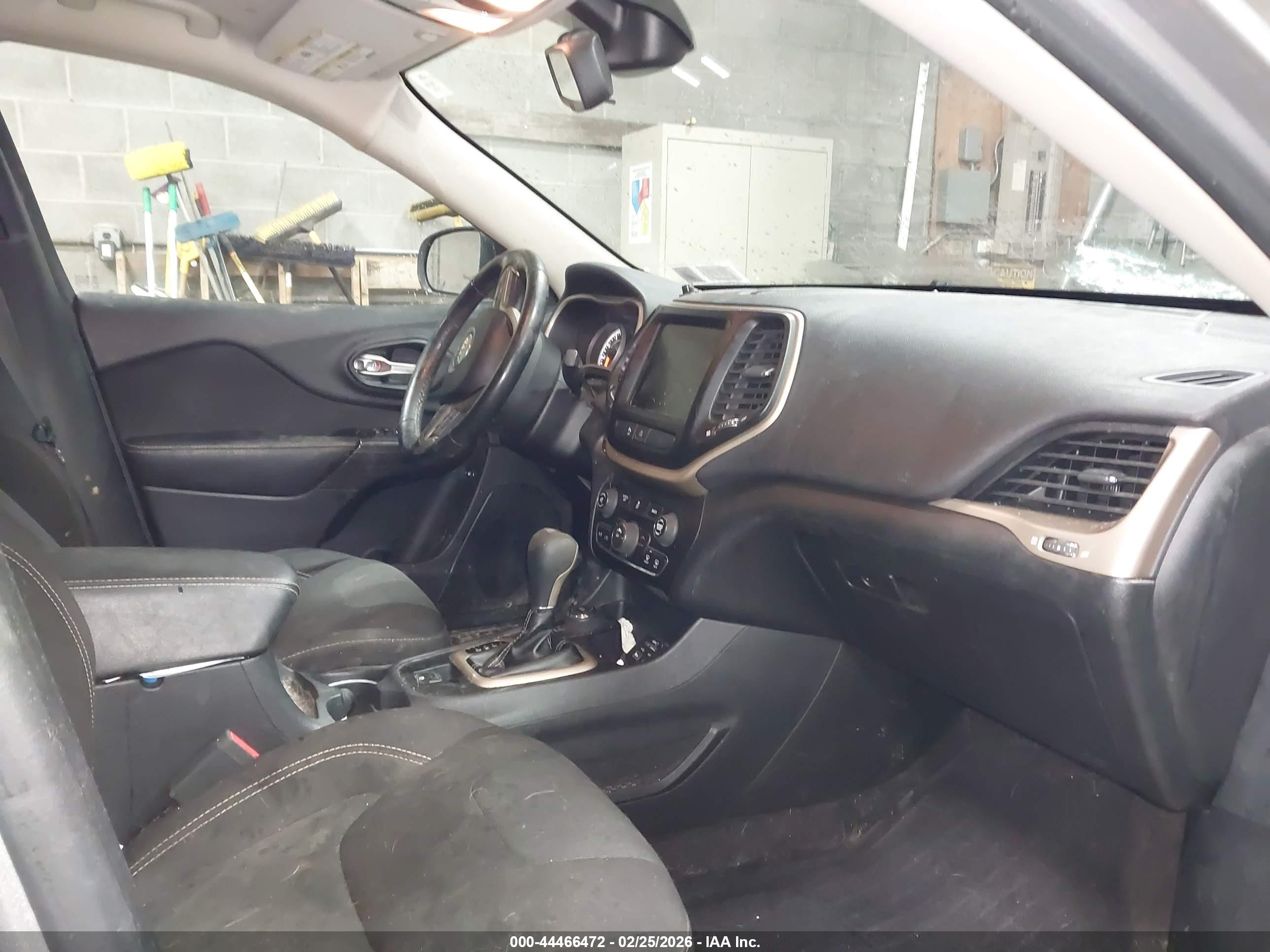 JEEP CHEROKEE image 5