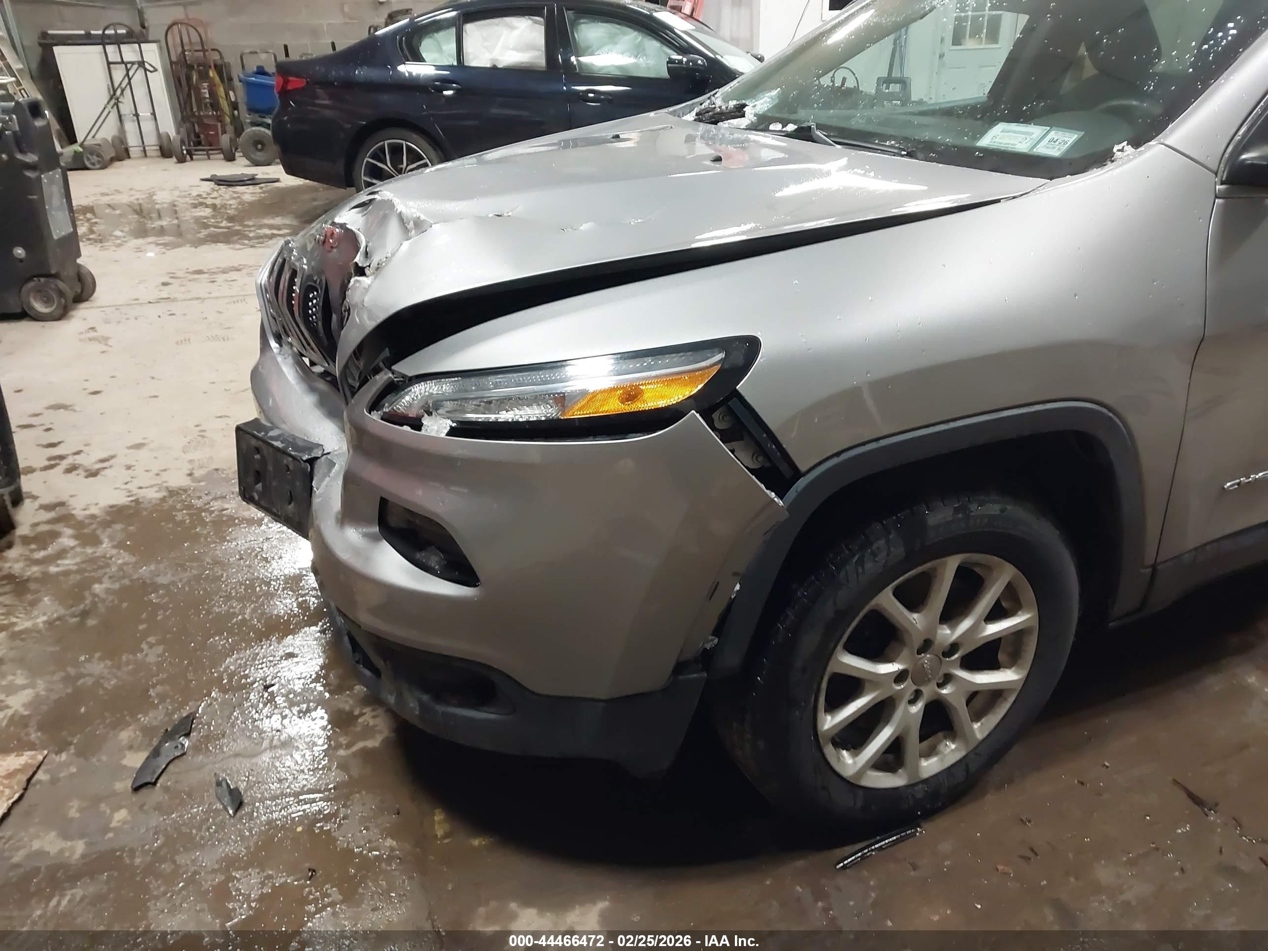 JEEP CHEROKEE image 6