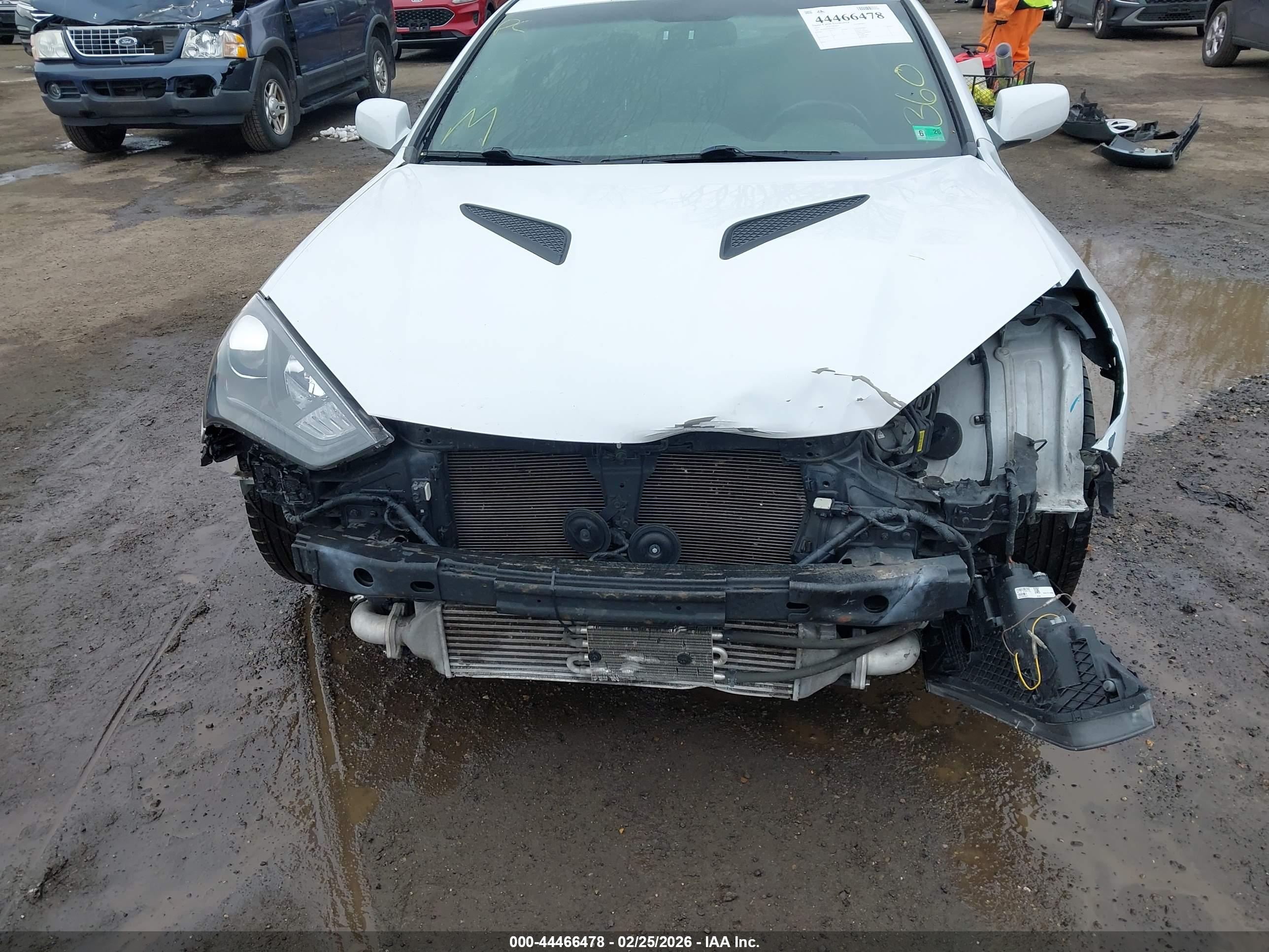 HYUNDAI GENESIS image 6