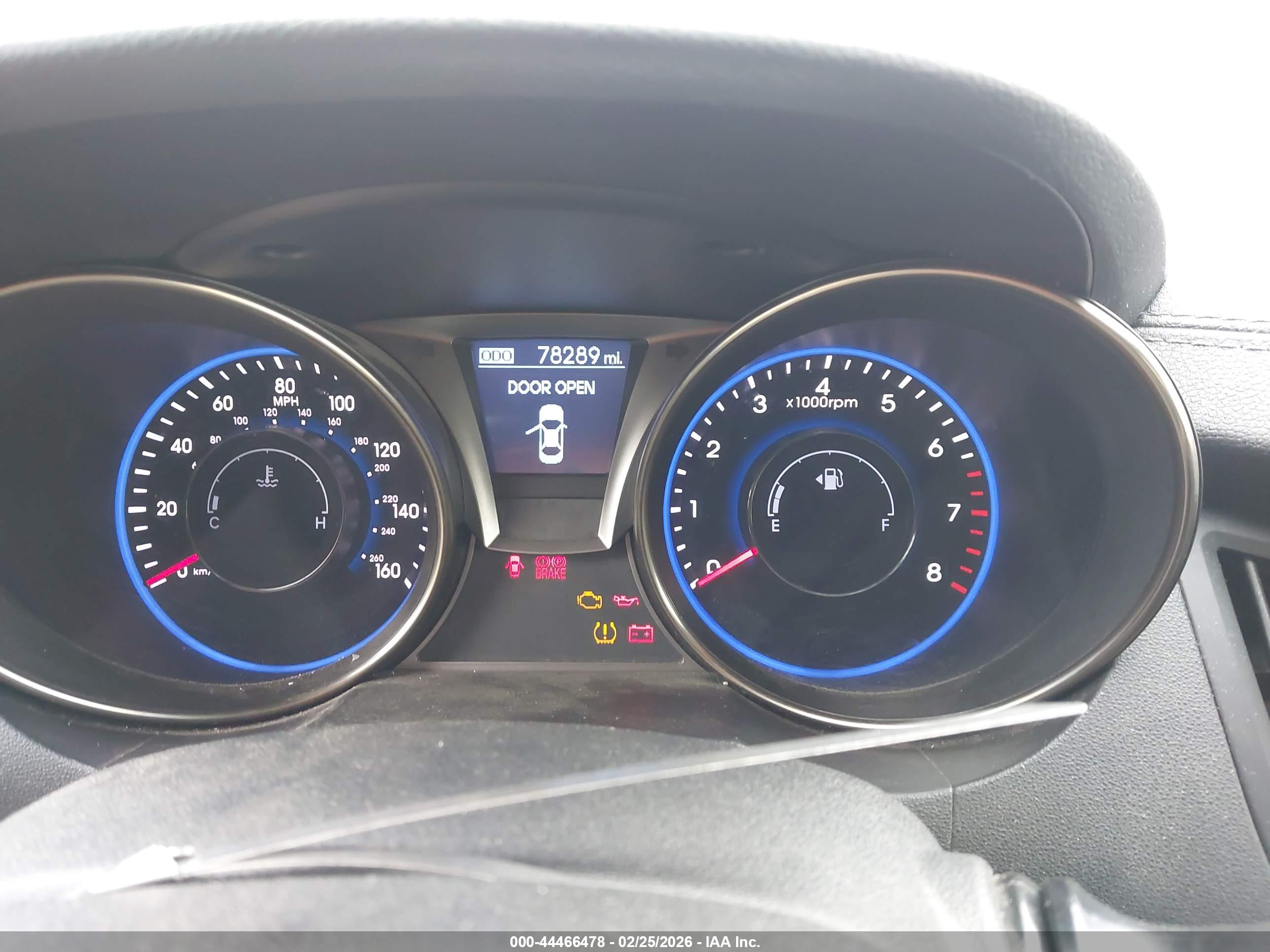 HYUNDAI GENESIS image 7