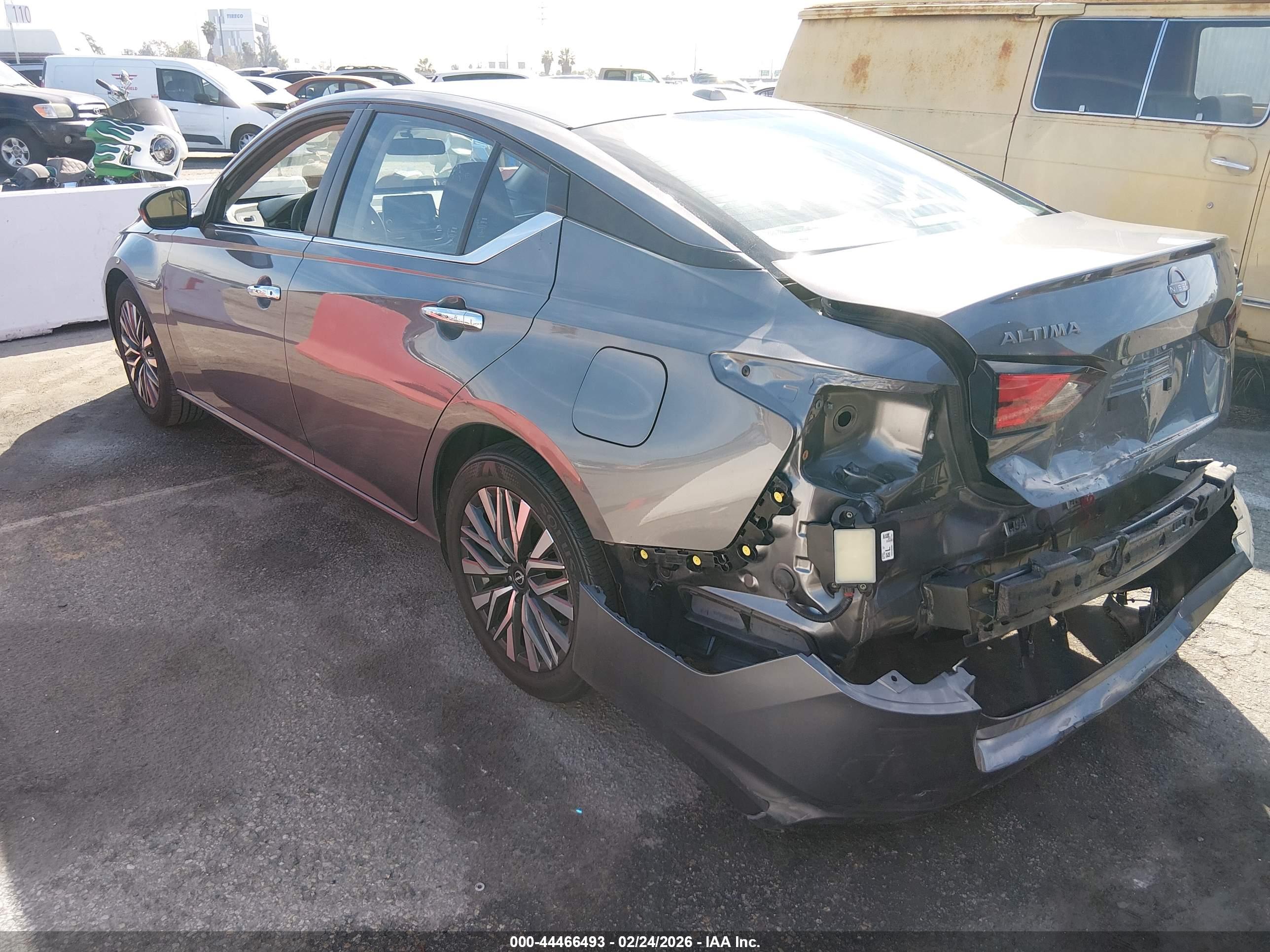 NISSAN ALTIMA image 3