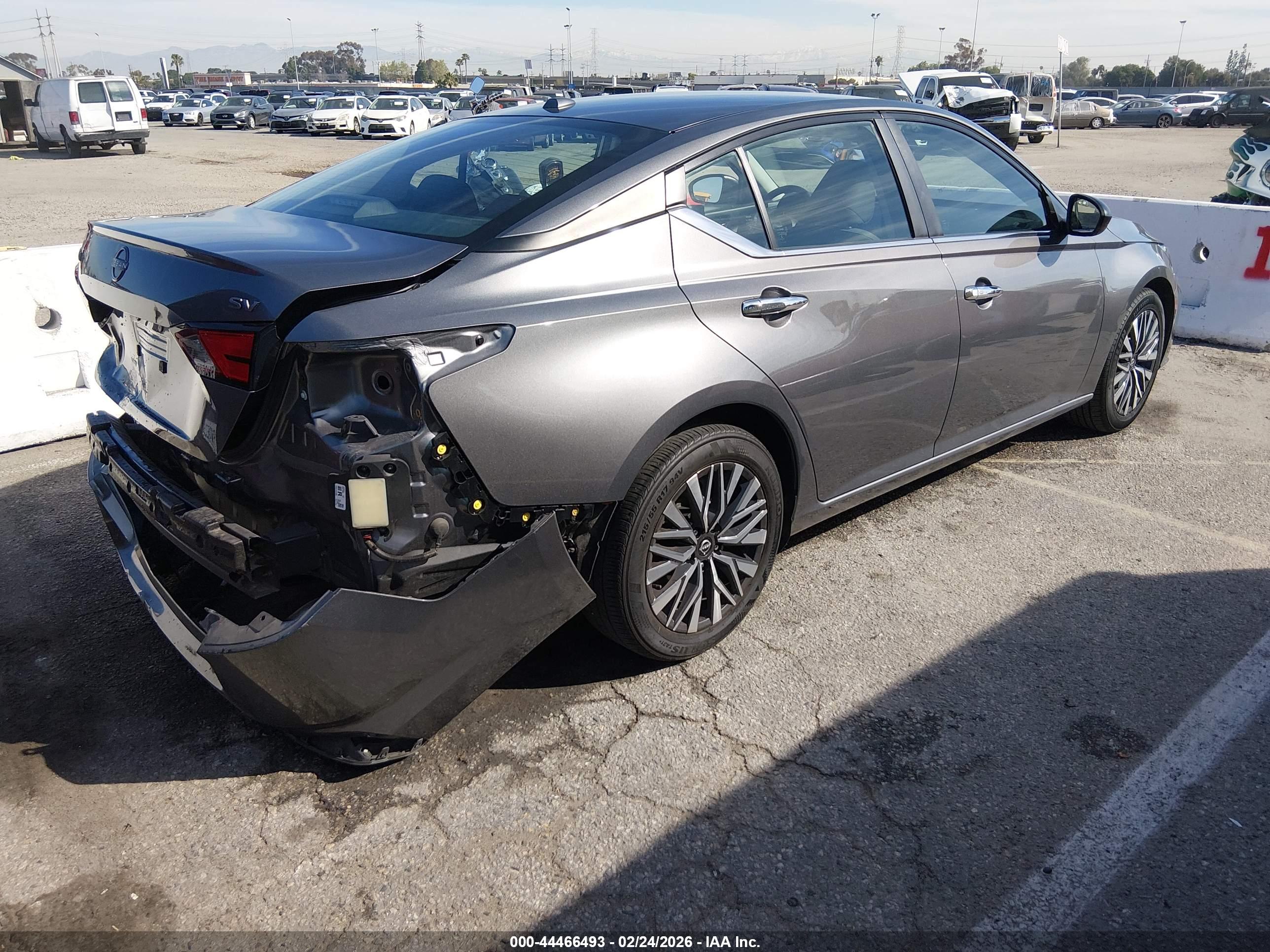 NISSAN ALTIMA image 4