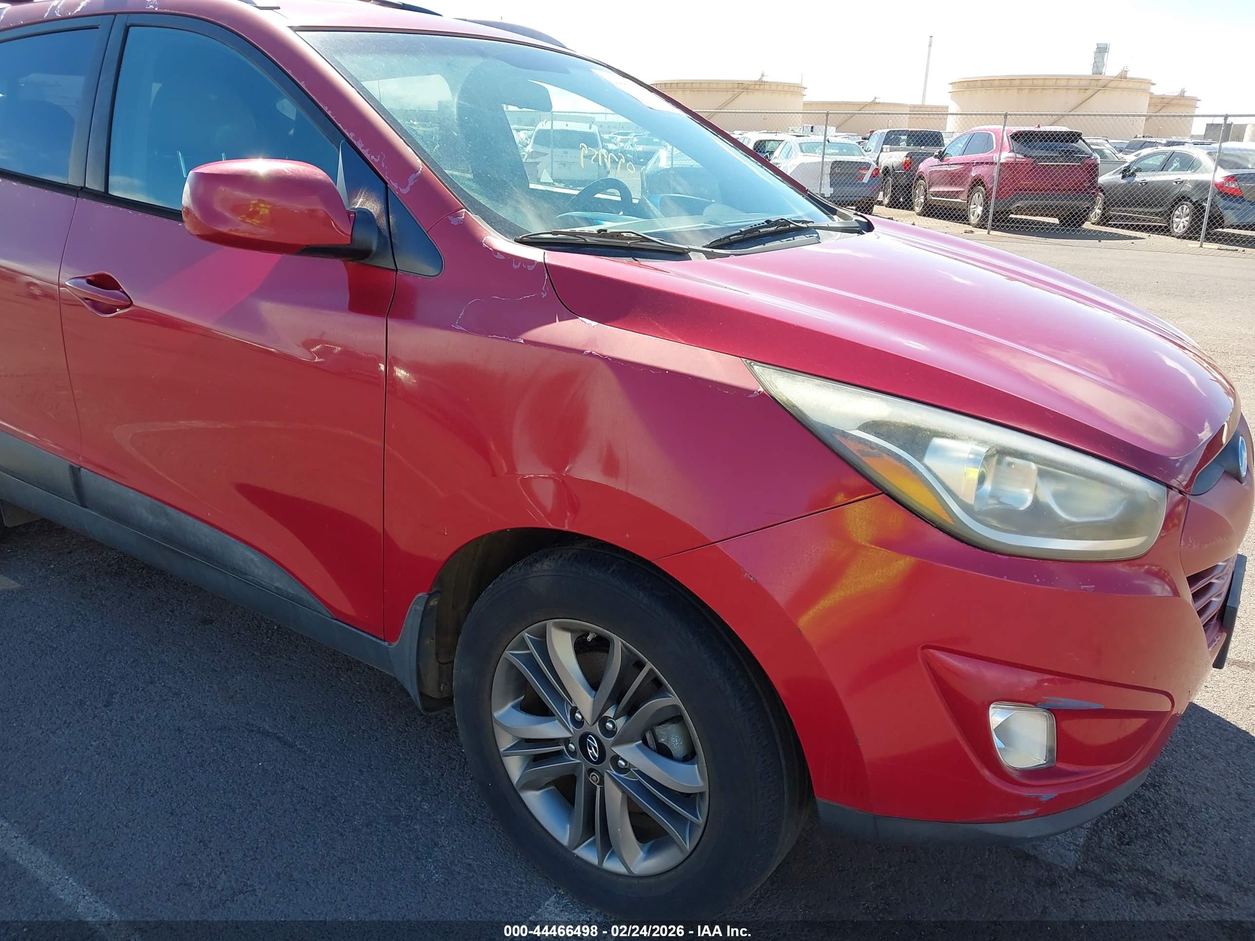 HYUNDAI TUCSON image 6
