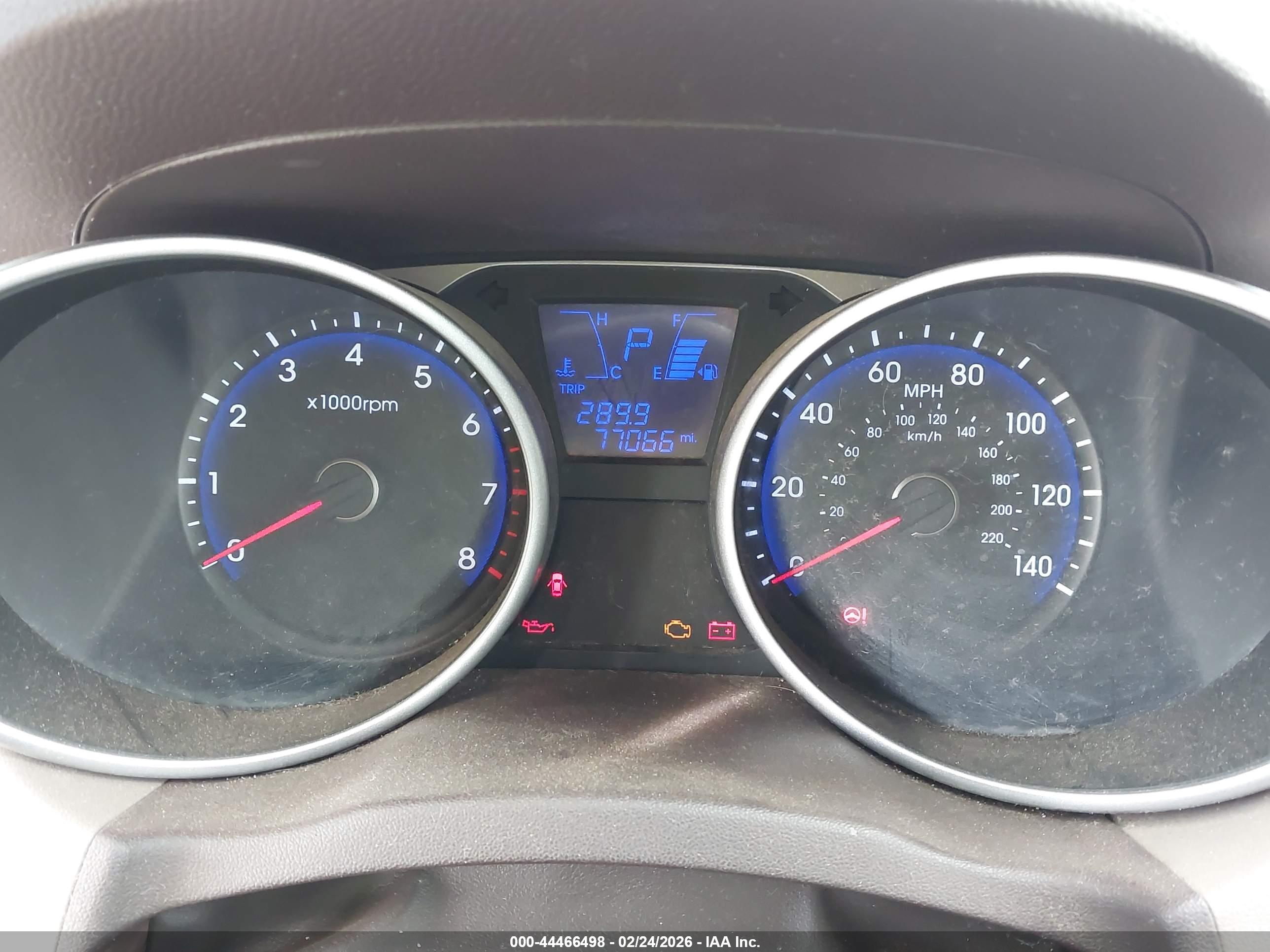 HYUNDAI TUCSON image 7