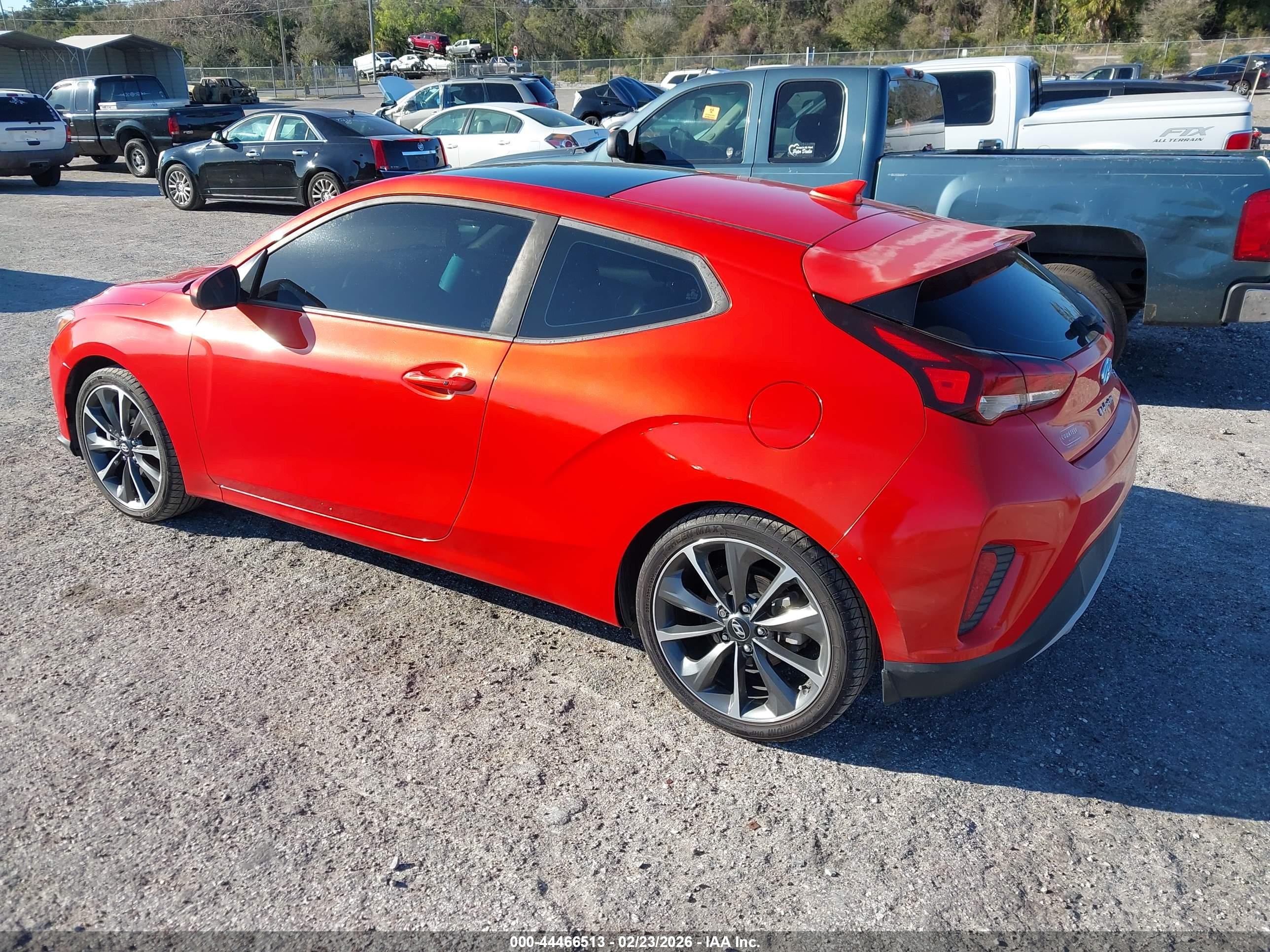 HYUNDAI VELOSTER image 3