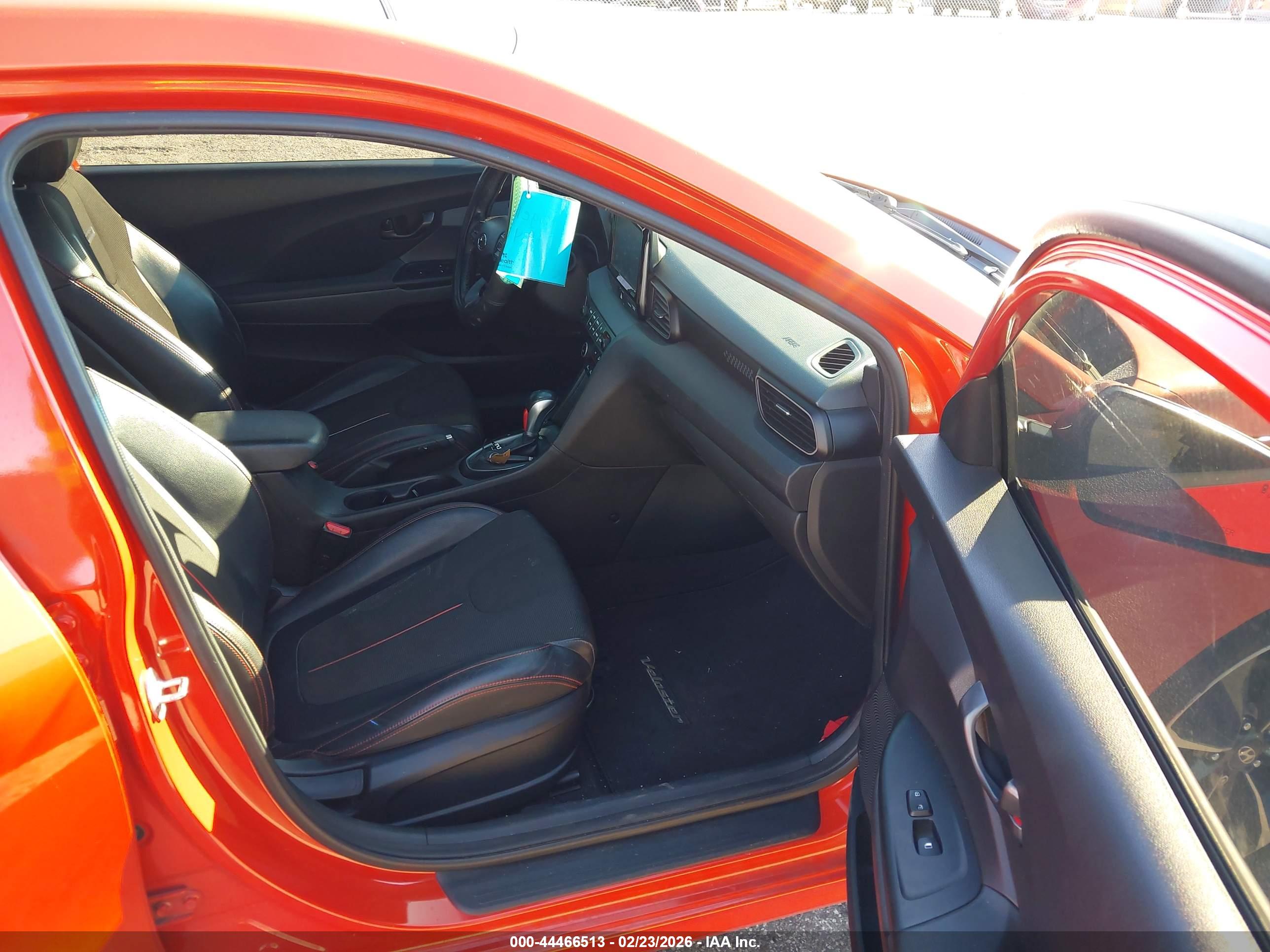 HYUNDAI VELOSTER image 5