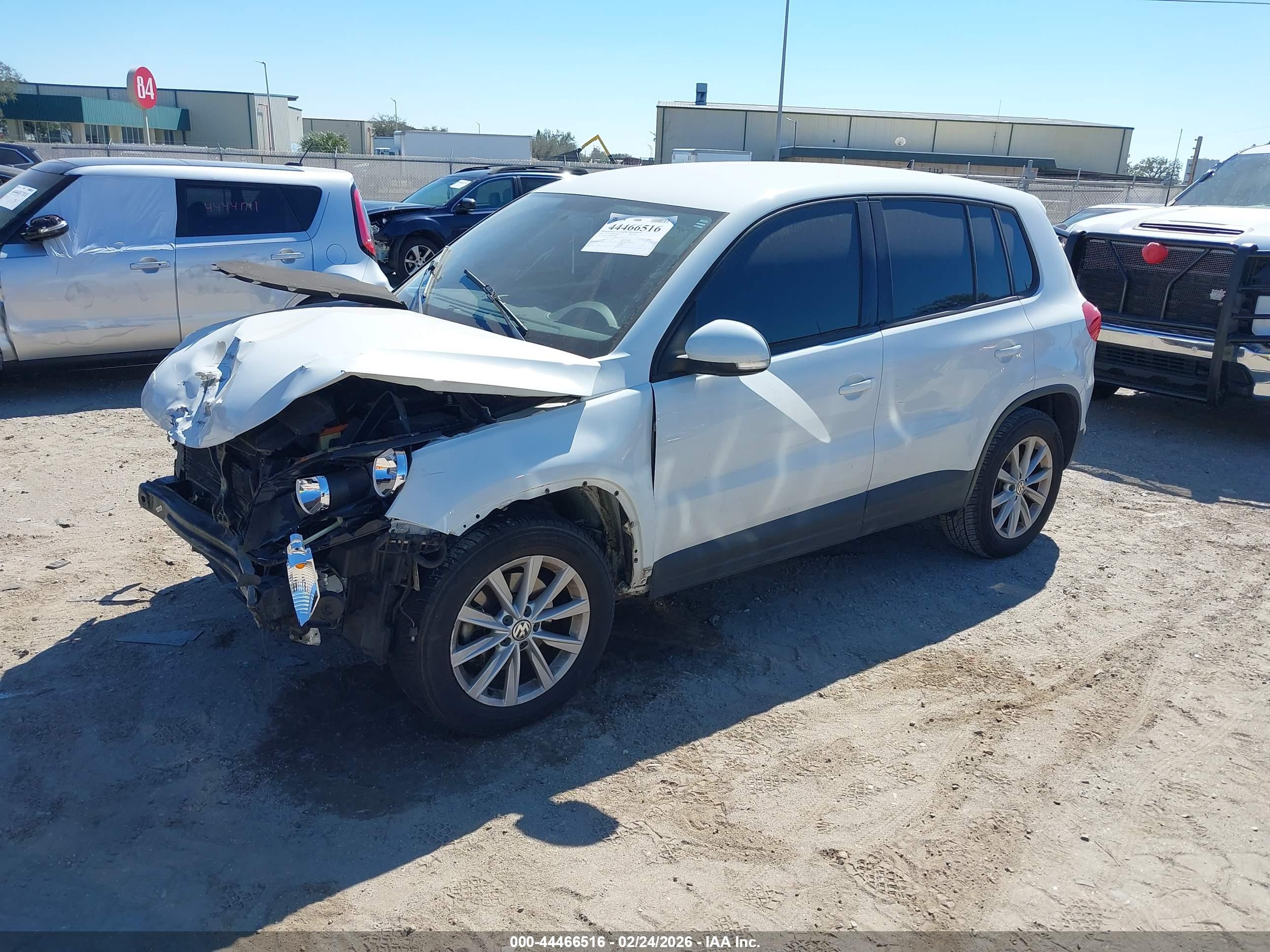 VOLKSWAGEN TIGUAN image 2