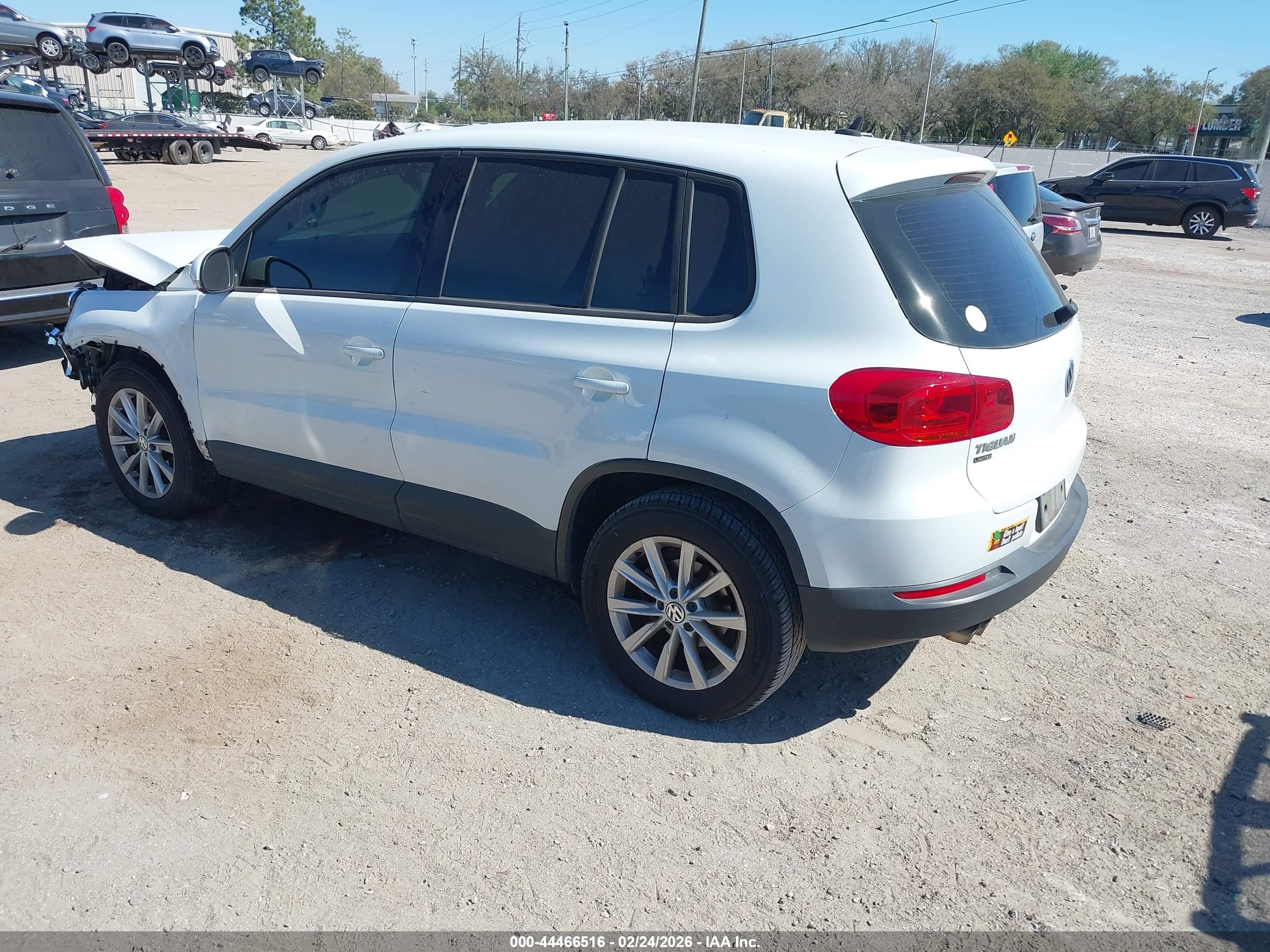 VOLKSWAGEN TIGUAN image 3