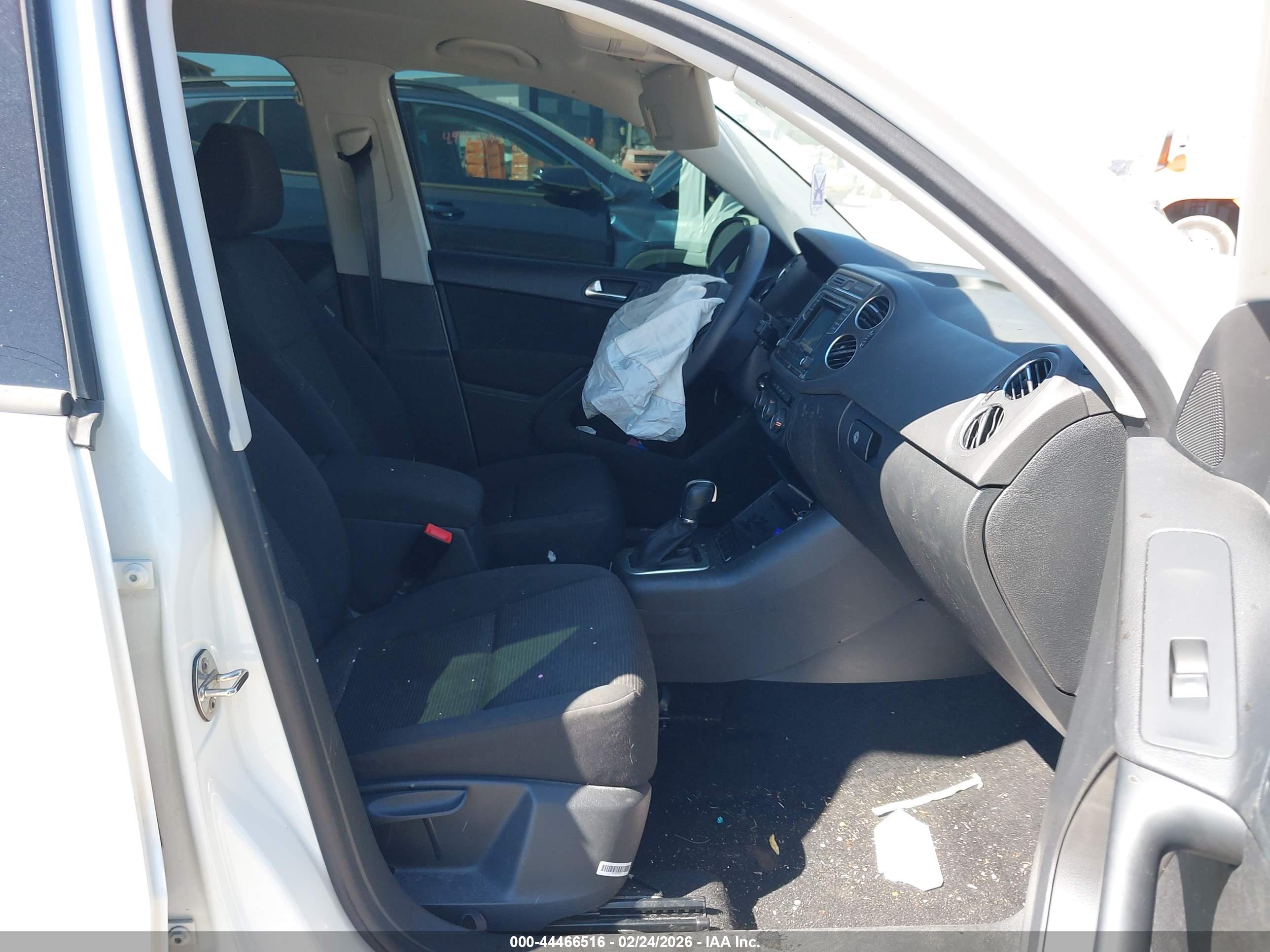 VOLKSWAGEN TIGUAN image 5