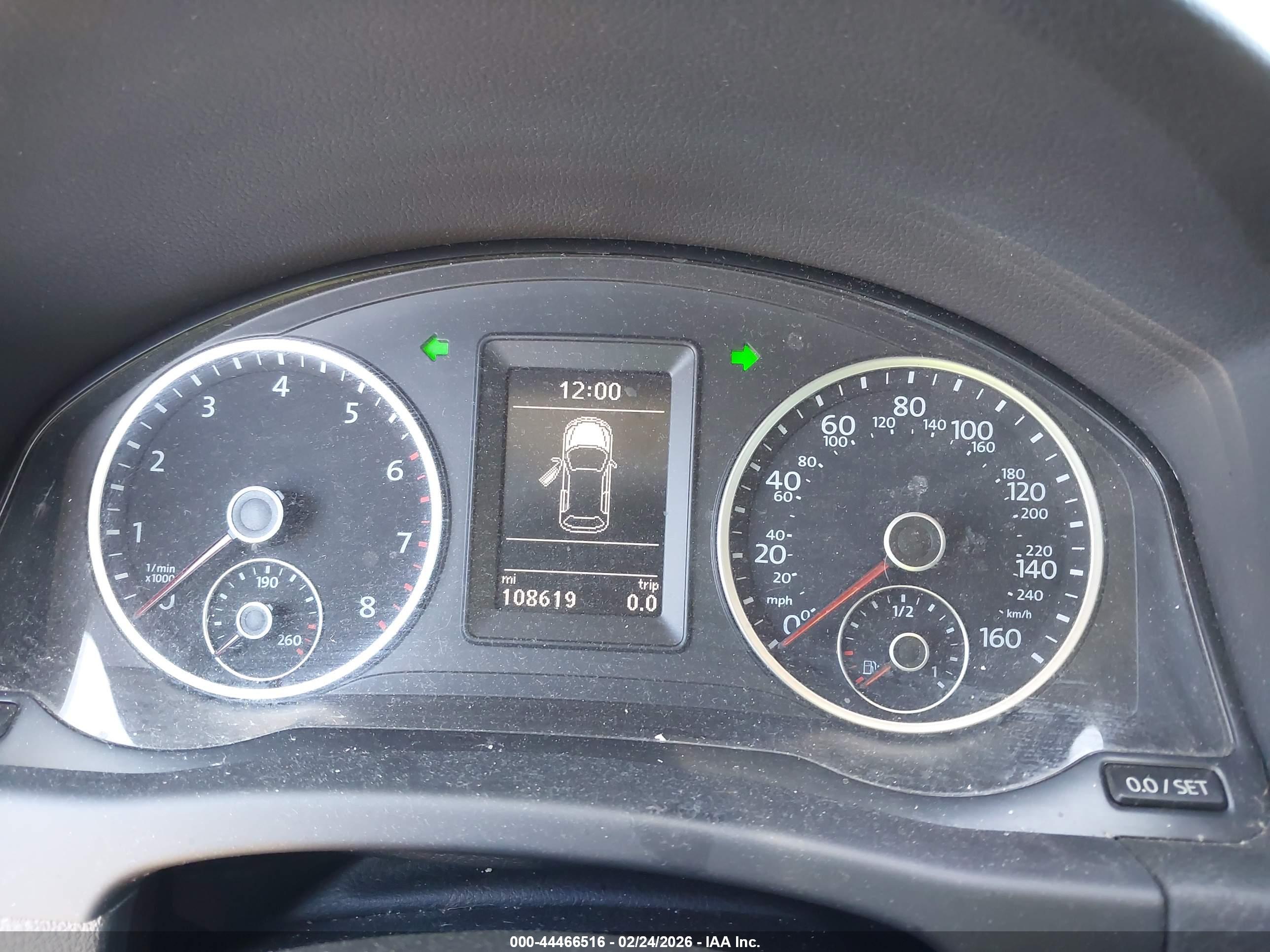 VOLKSWAGEN TIGUAN image 7