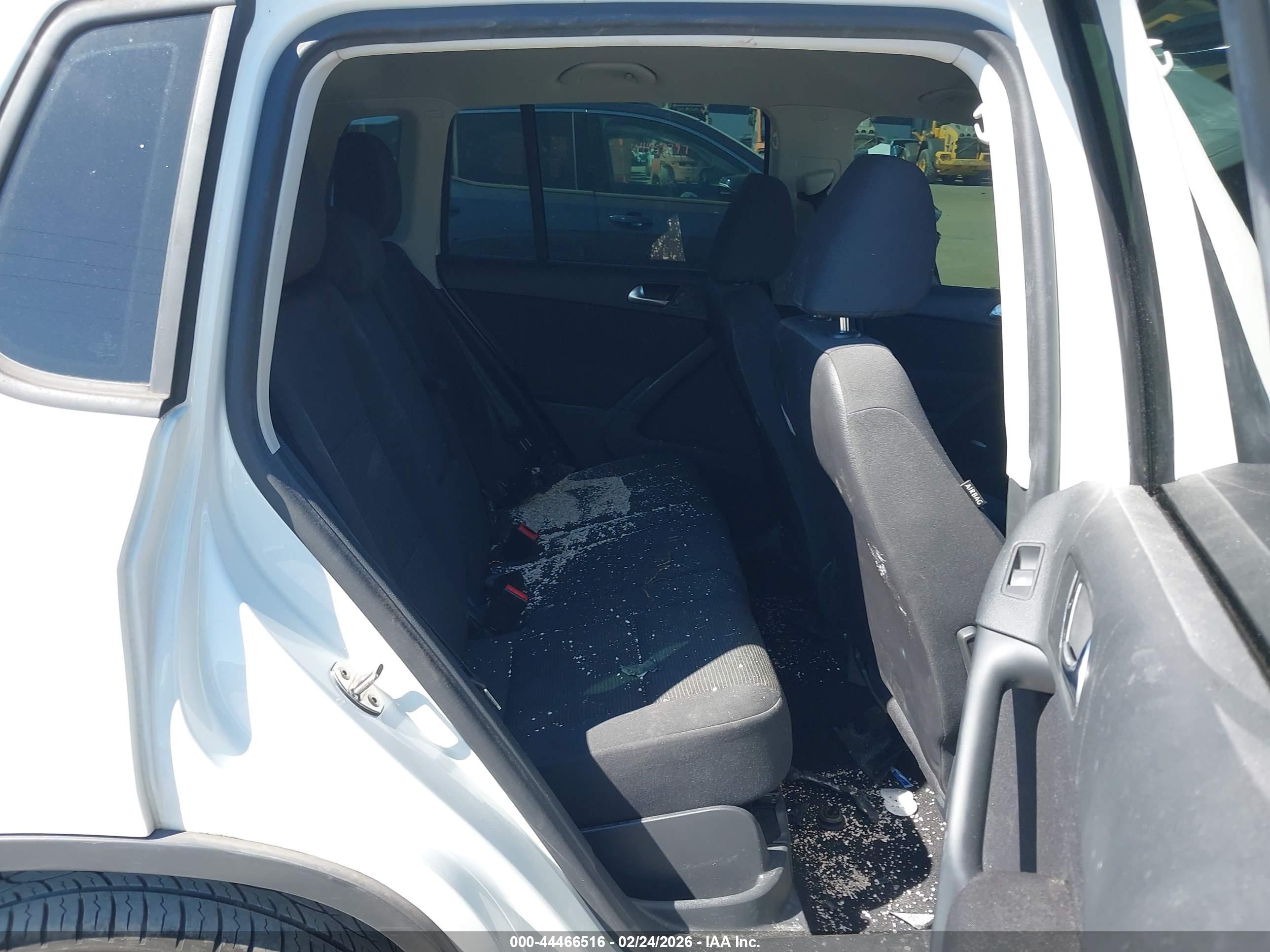 VOLKSWAGEN TIGUAN image 8