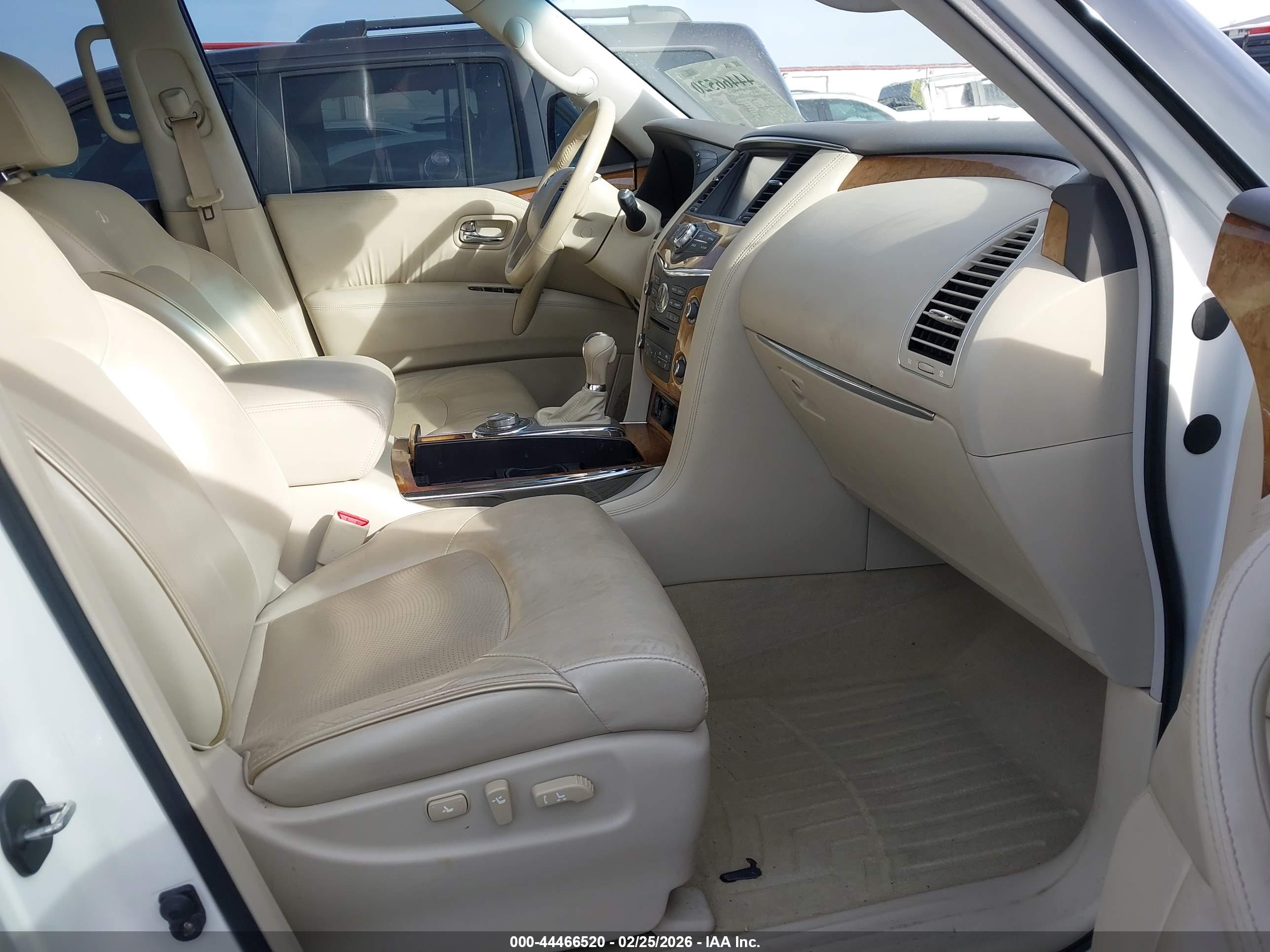 INFINITI QX56 image 5