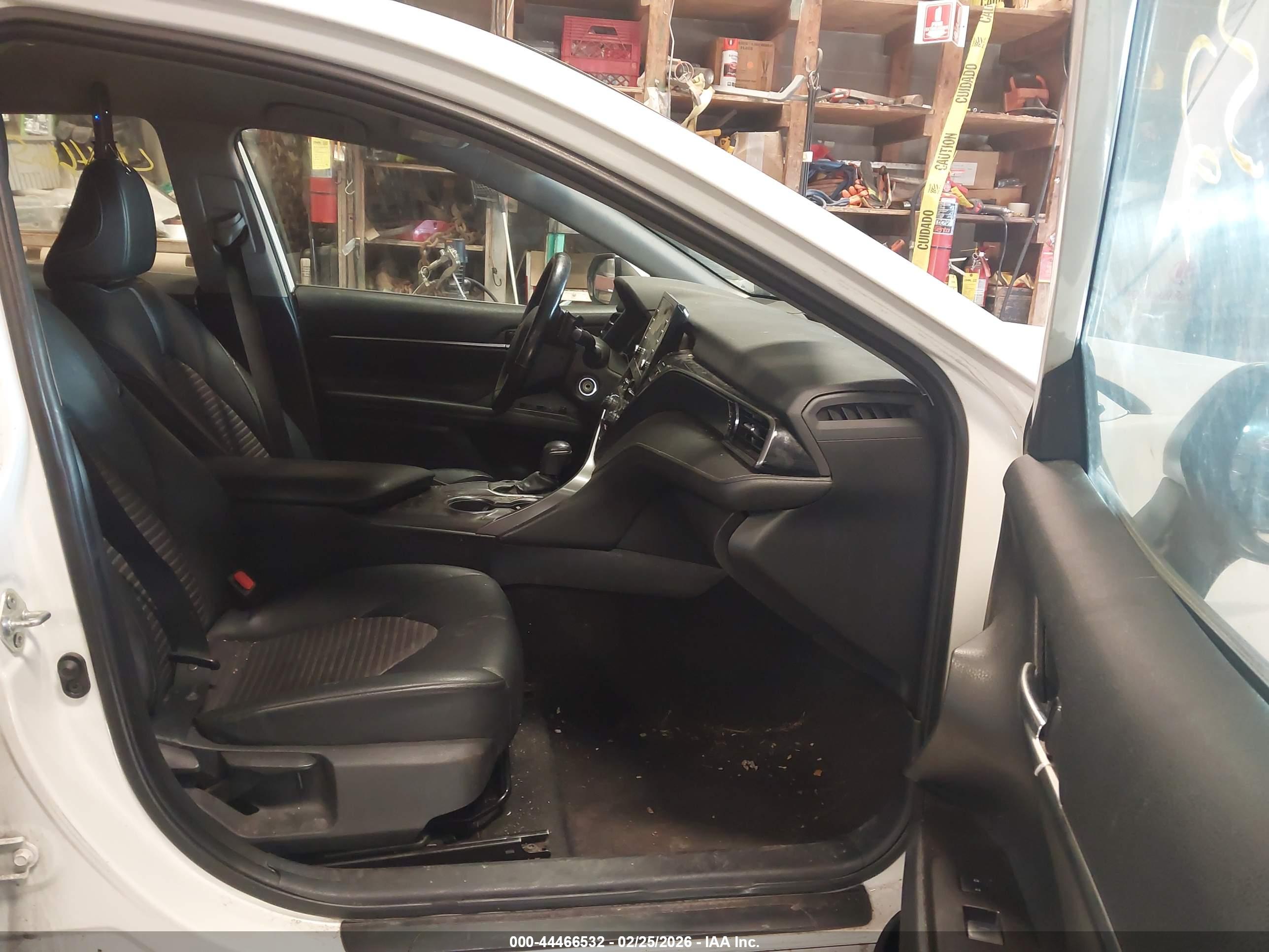TOYOTA CAMRY image 5