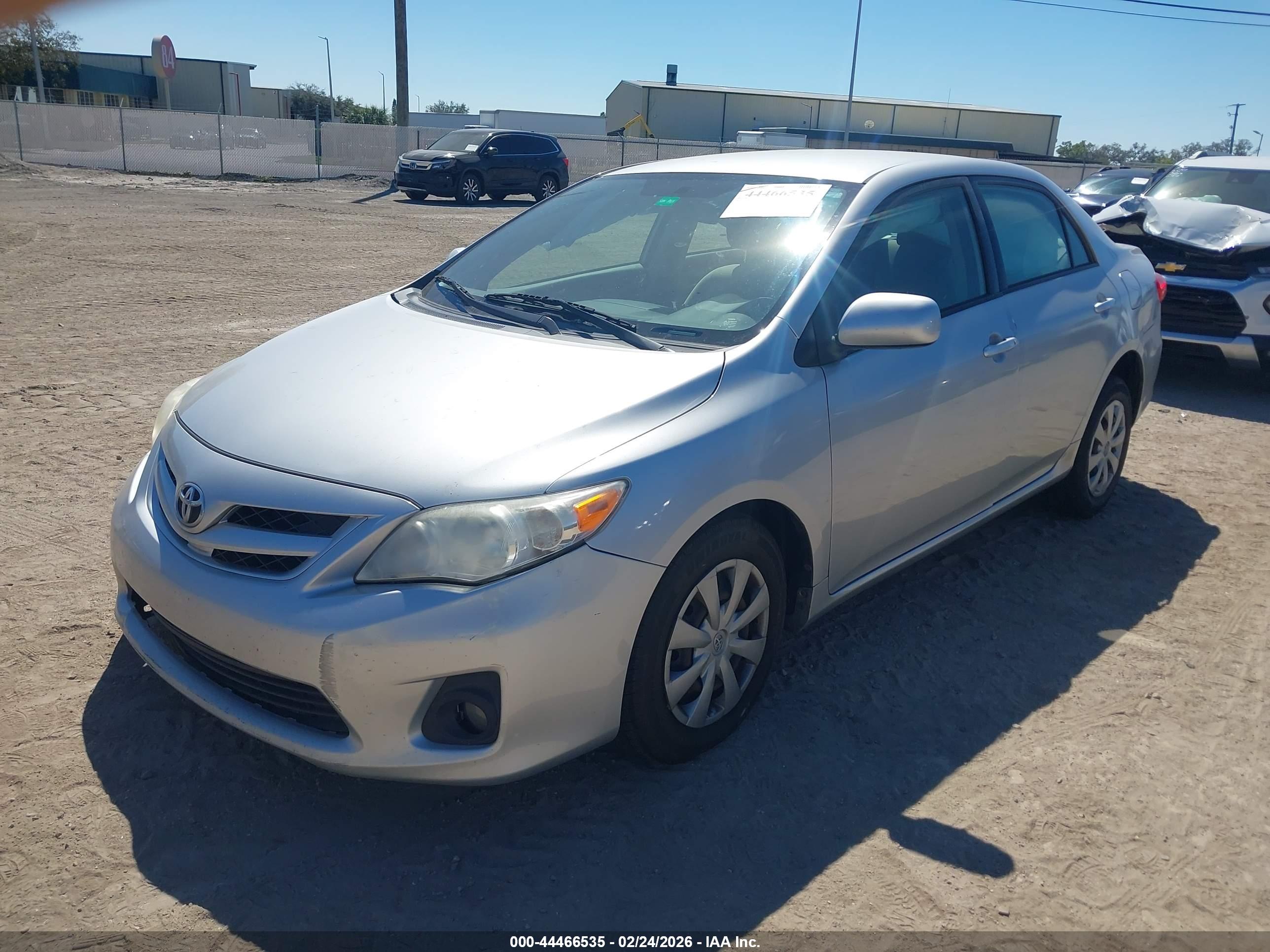 TOYOTA COROLLA image 2