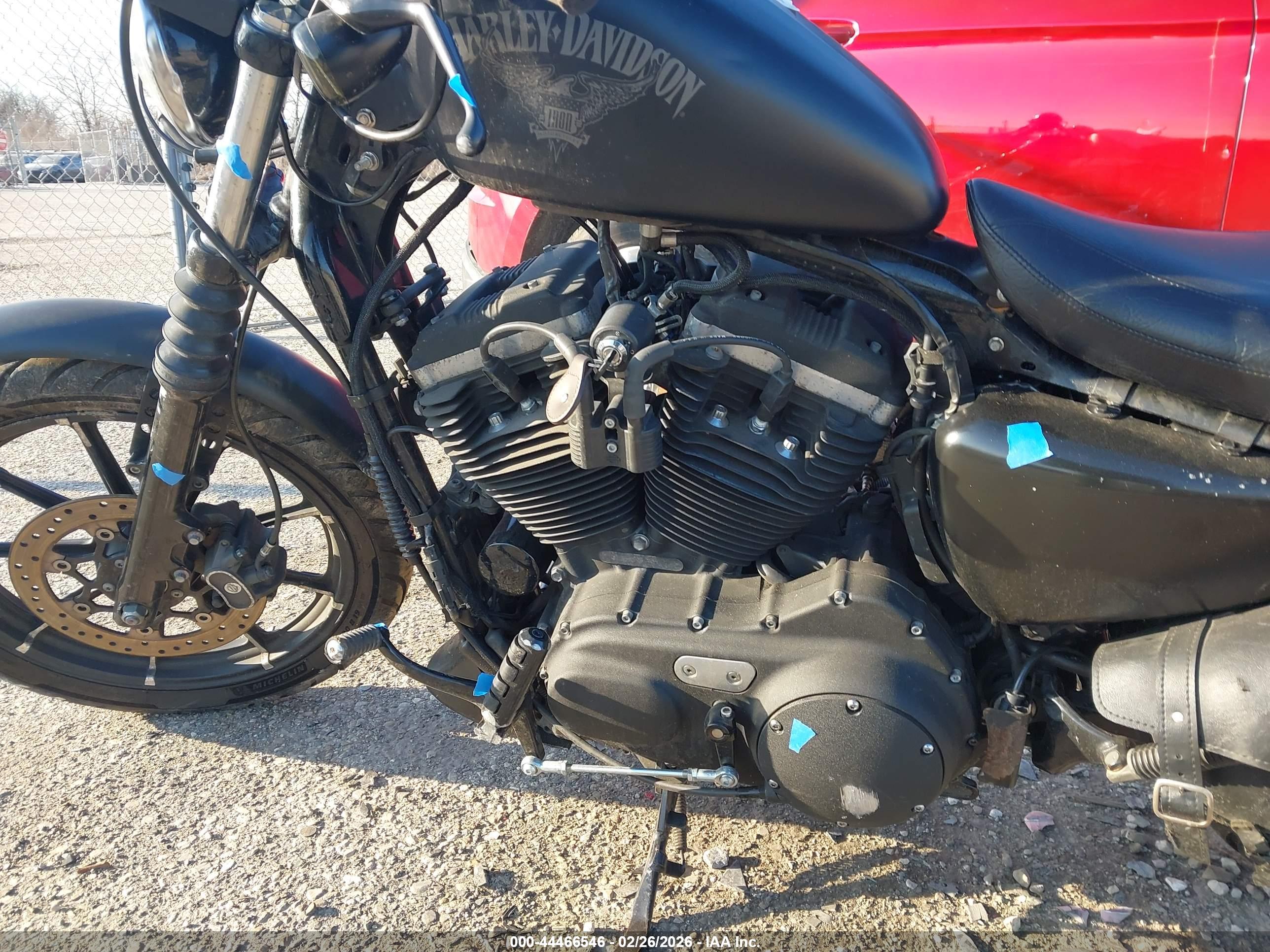 HARLEY-DAVIDSON XL883 image 9