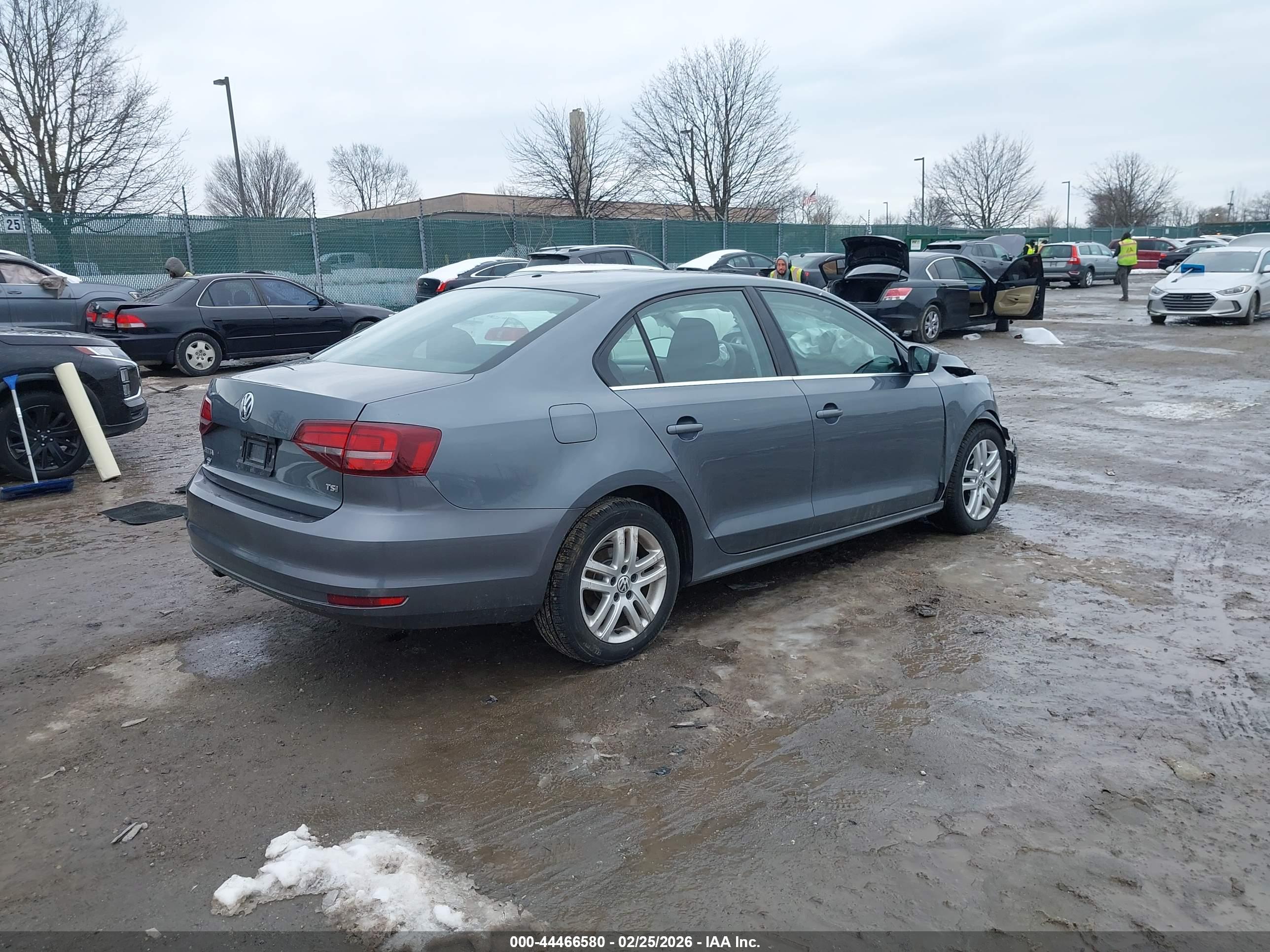 VOLKSWAGEN JETTA image 4