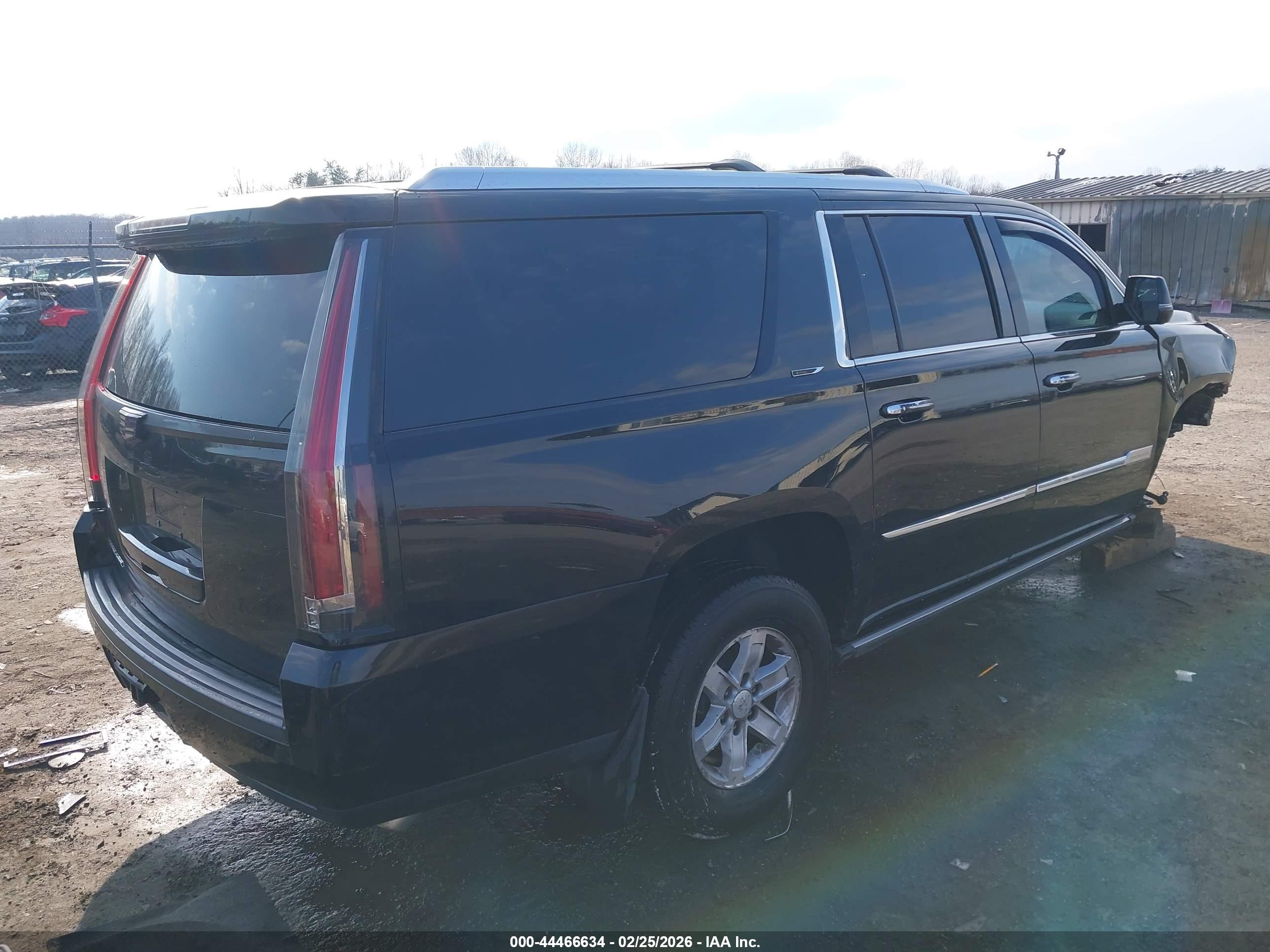 CADILLAC ESCALADE image 4